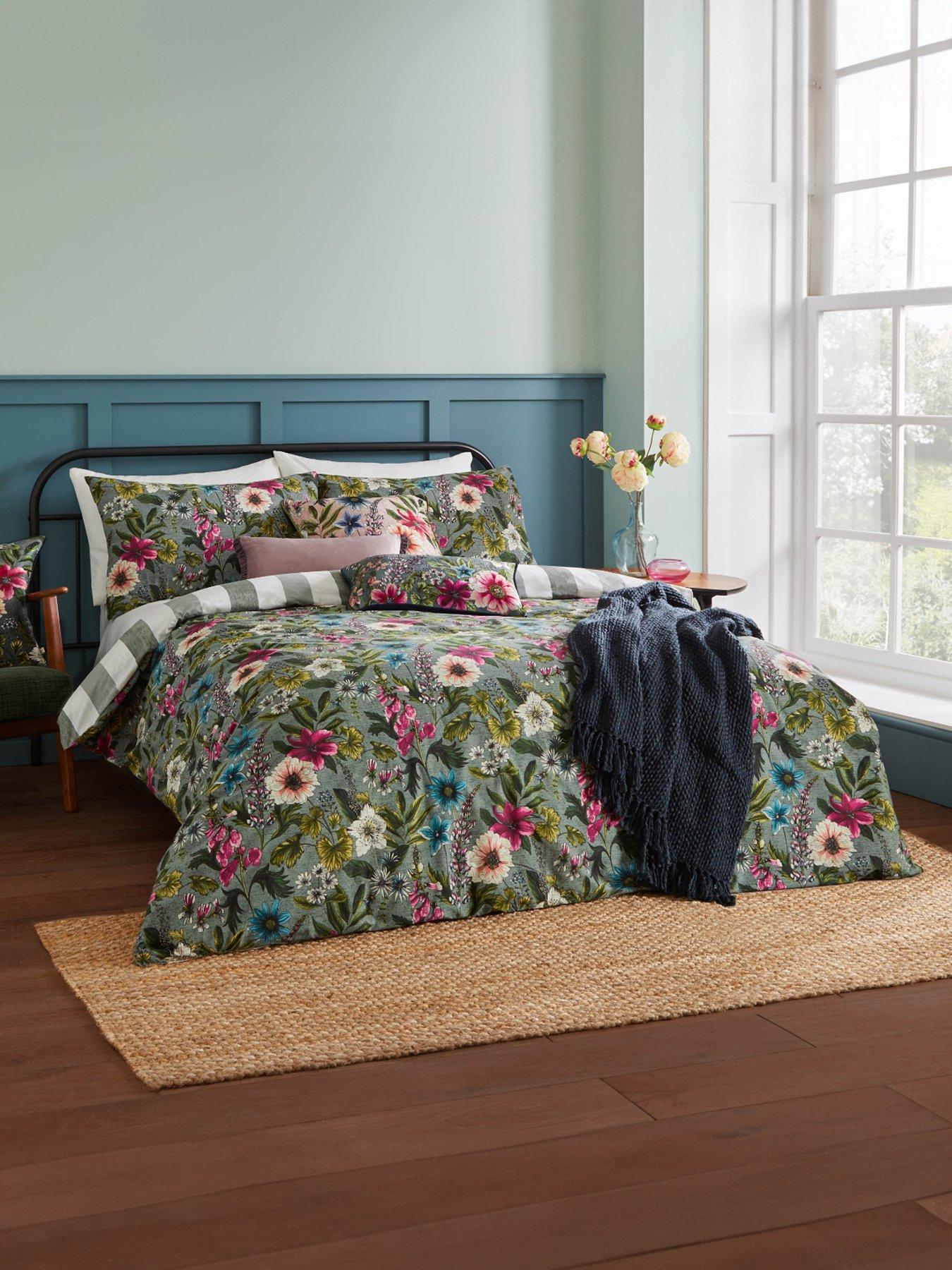 Product photograph of Wylder Nature Hidcote Manor Duvet Set Petrol- Single from very.co.uk