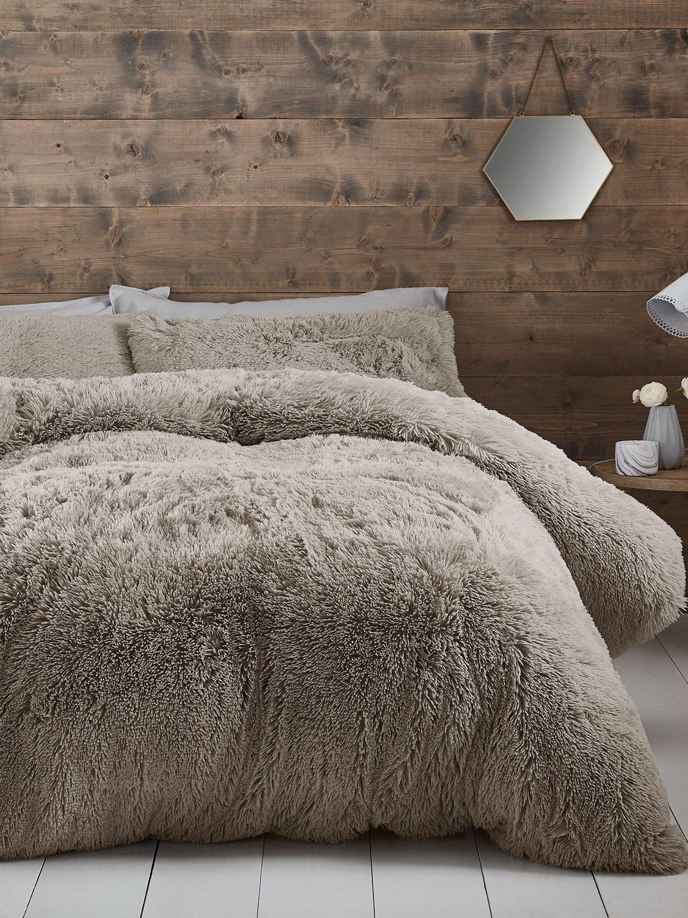 Product photograph of Catherine Lansfield Cuddly Faux Fur Fleece Duvet Set- Natural - King from very.co.uk