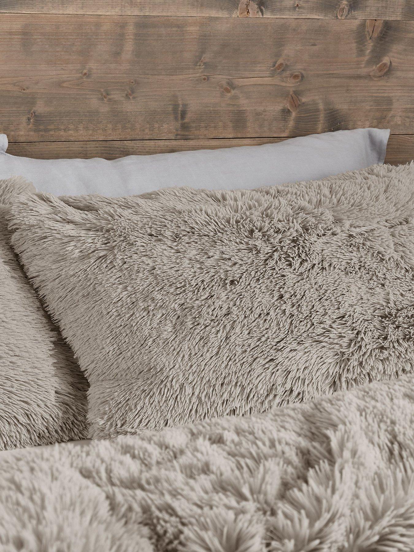 Image 3 of 5 of Catherine Lansfield Cuddly Faux Fur Fleece Duvet Set- Natural