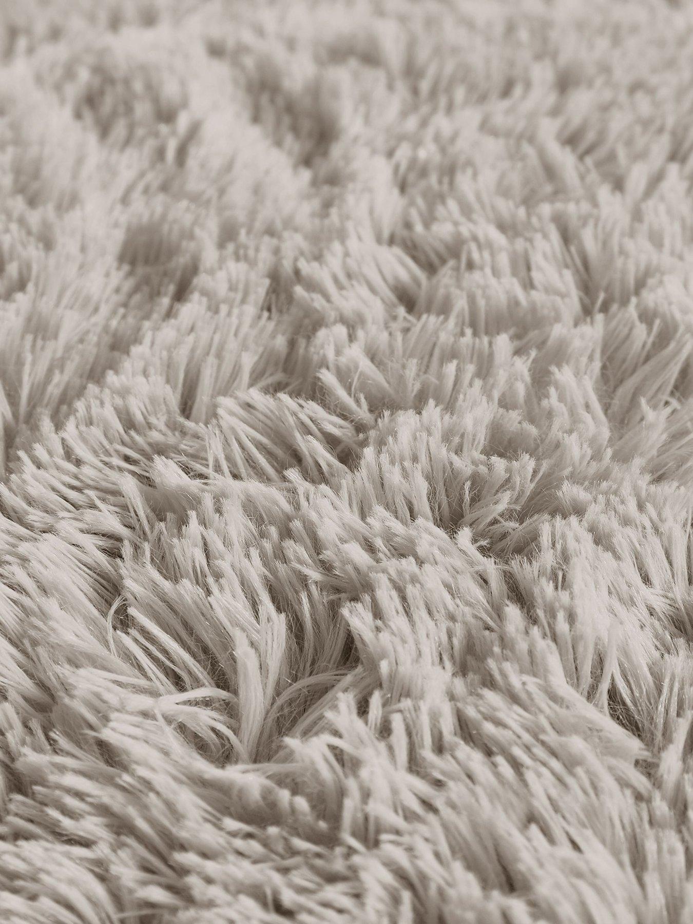Image 5 of 5 of Catherine Lansfield Cuddly Faux Fur Fleece Duvet Set- Natural