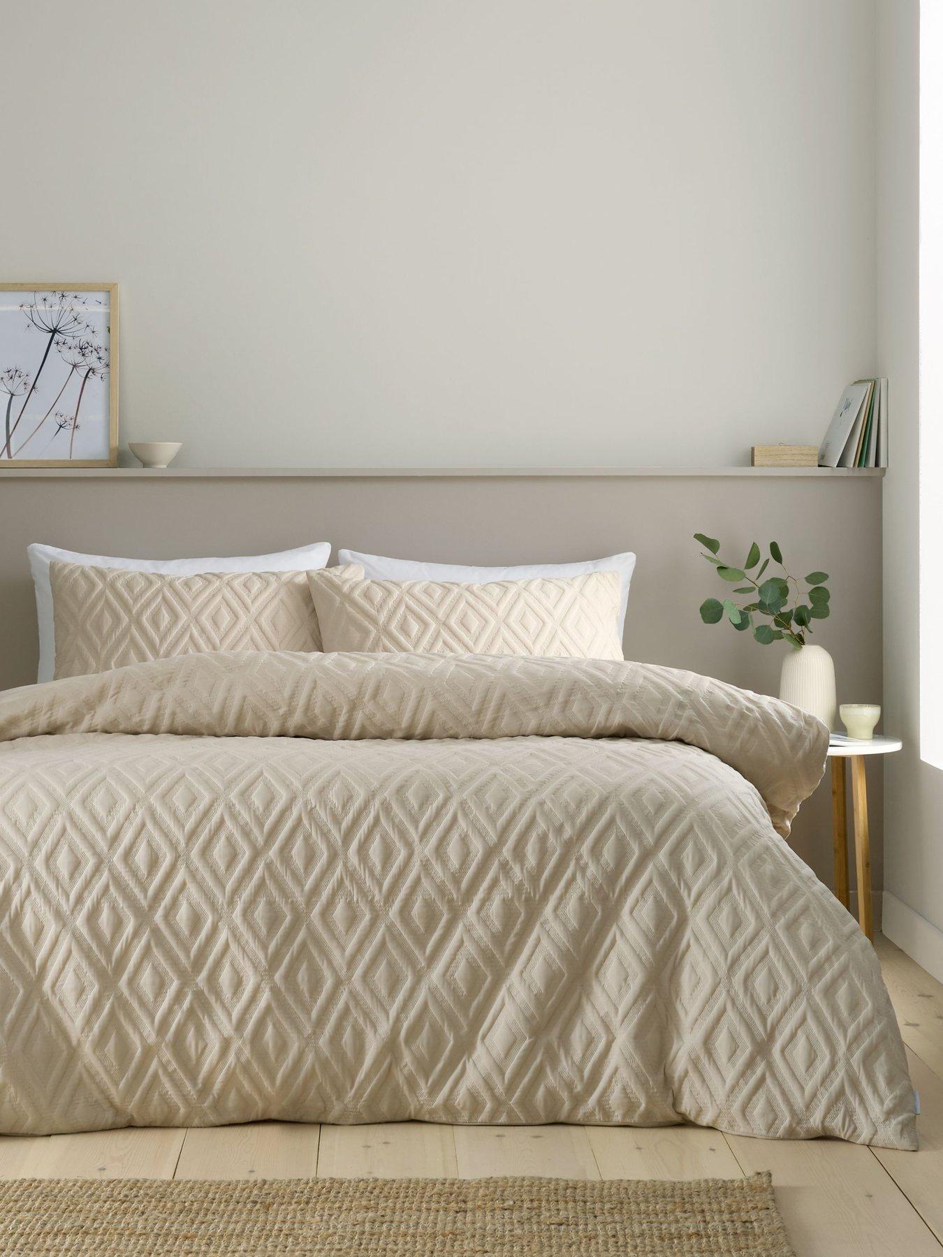 Image 3 of 6 of Catherine Lansfield Jacob Geo Duvet Cover Set in Natural