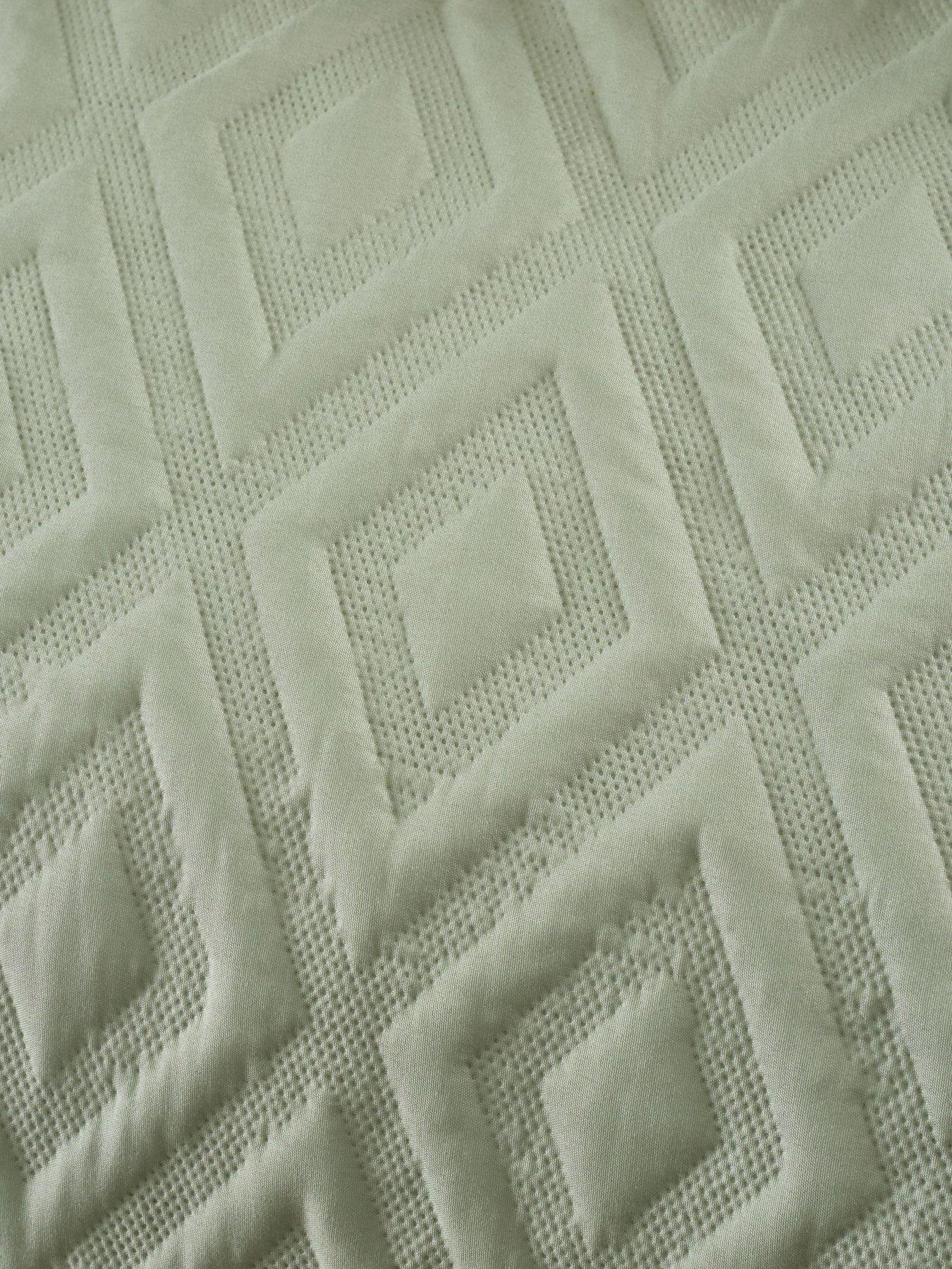 Image 6 of 6 of Catherine Lansfield Jacob Geo Duvet Cover Set