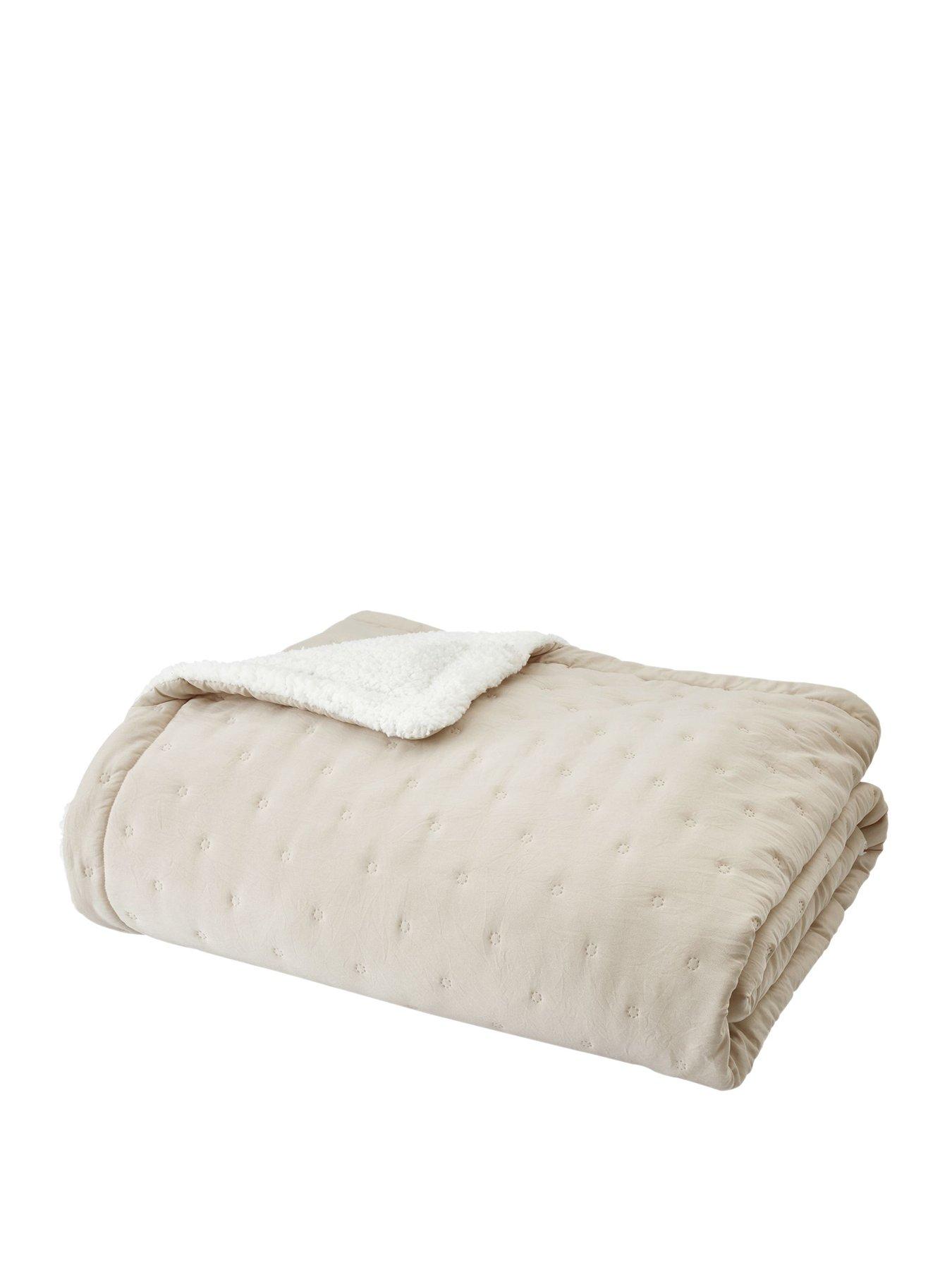 Image 2 of 4 of Catherine Lansfield Cosy Nori Sherpa Bedspread Throw