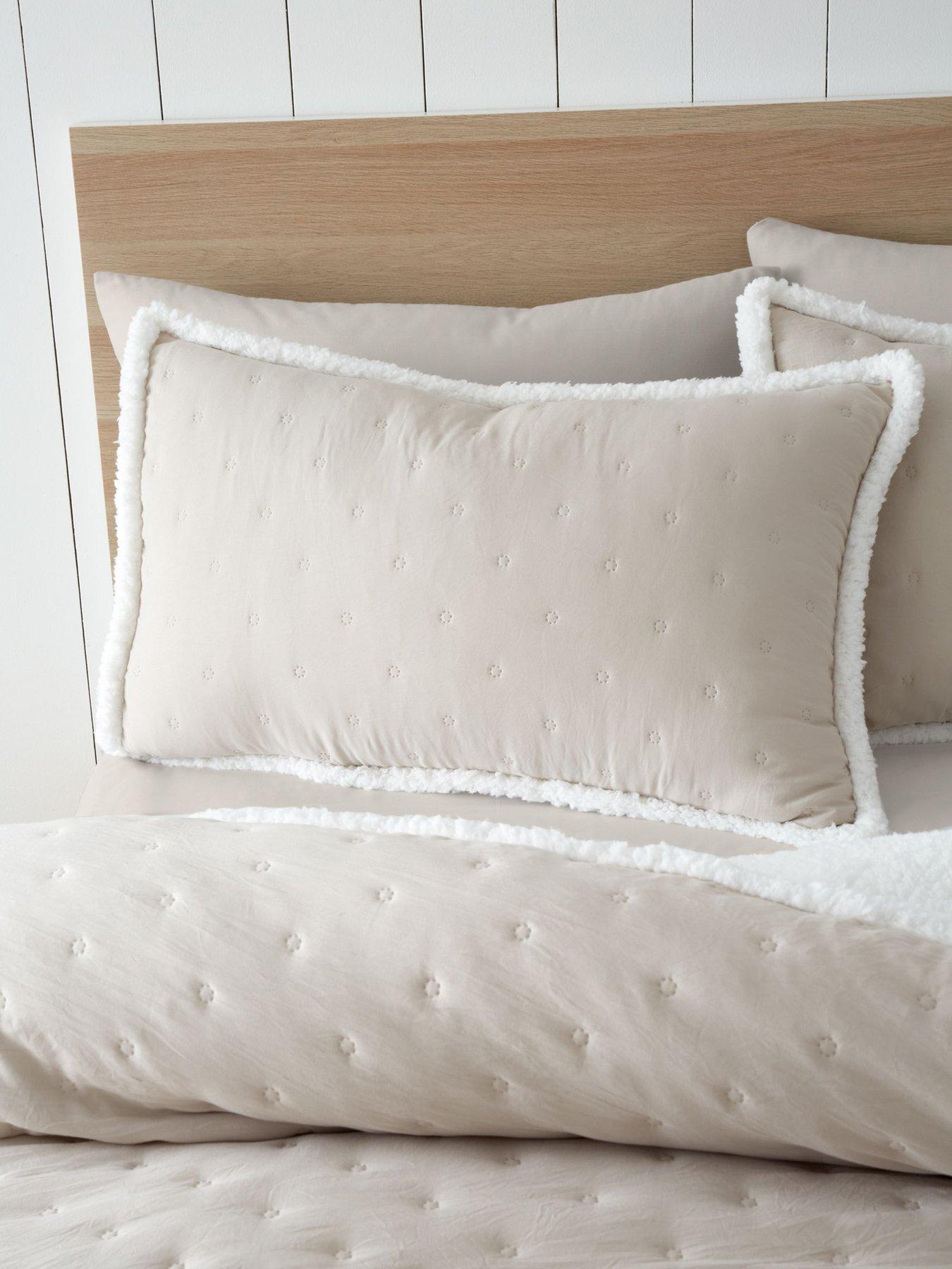 Image 4 of 6 of Catherine Lansfield Cosy Nori Sherpa Duvet Cover Set