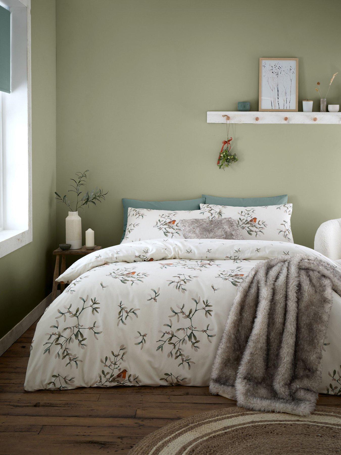 Product photograph of Catherine Lansfield Mistletoe Robins Christmas Duvet Cover Set from very.co.uk