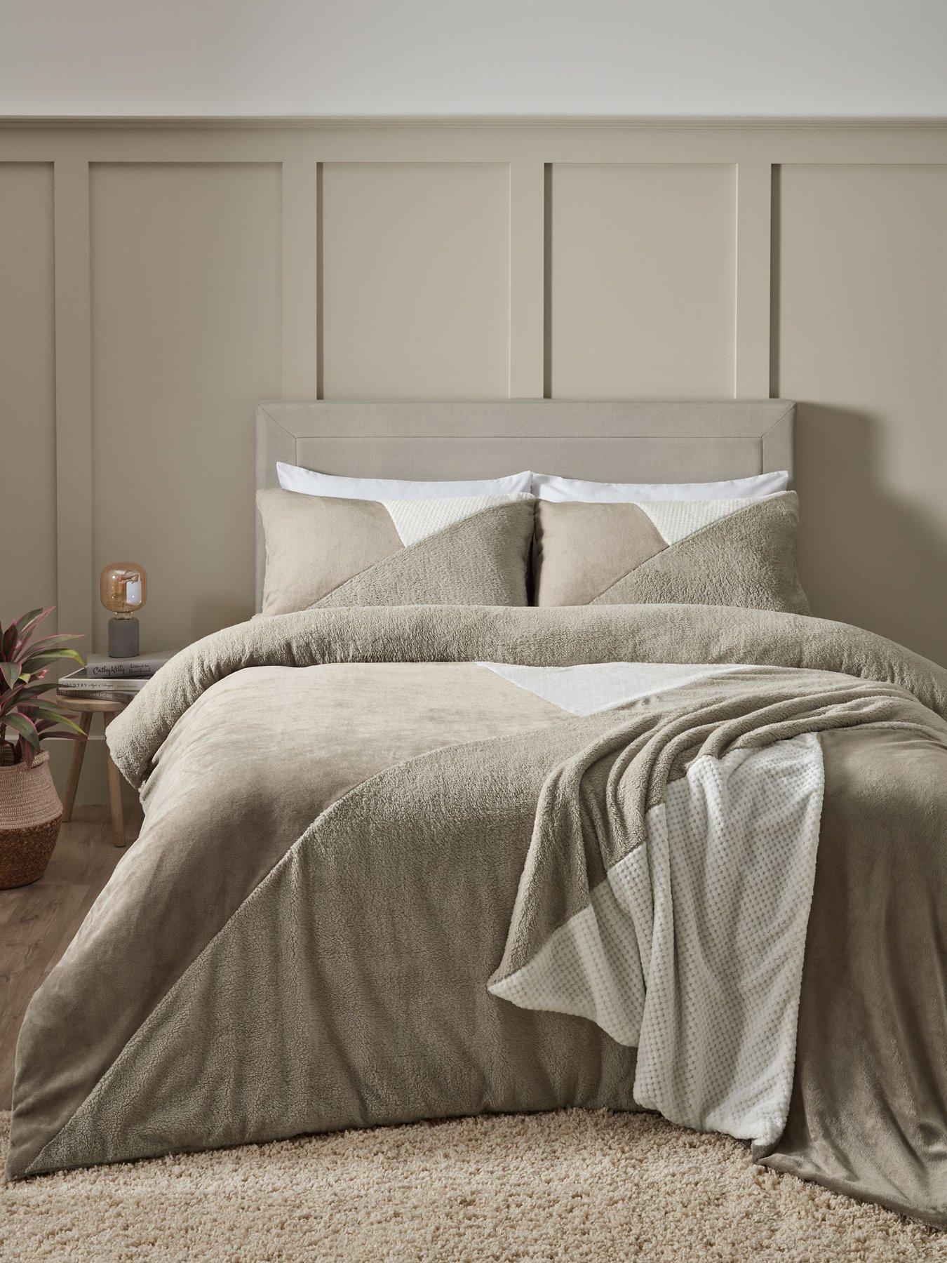 Catherine Lansfield Larsson Geo Fleece Duvet Cover Set