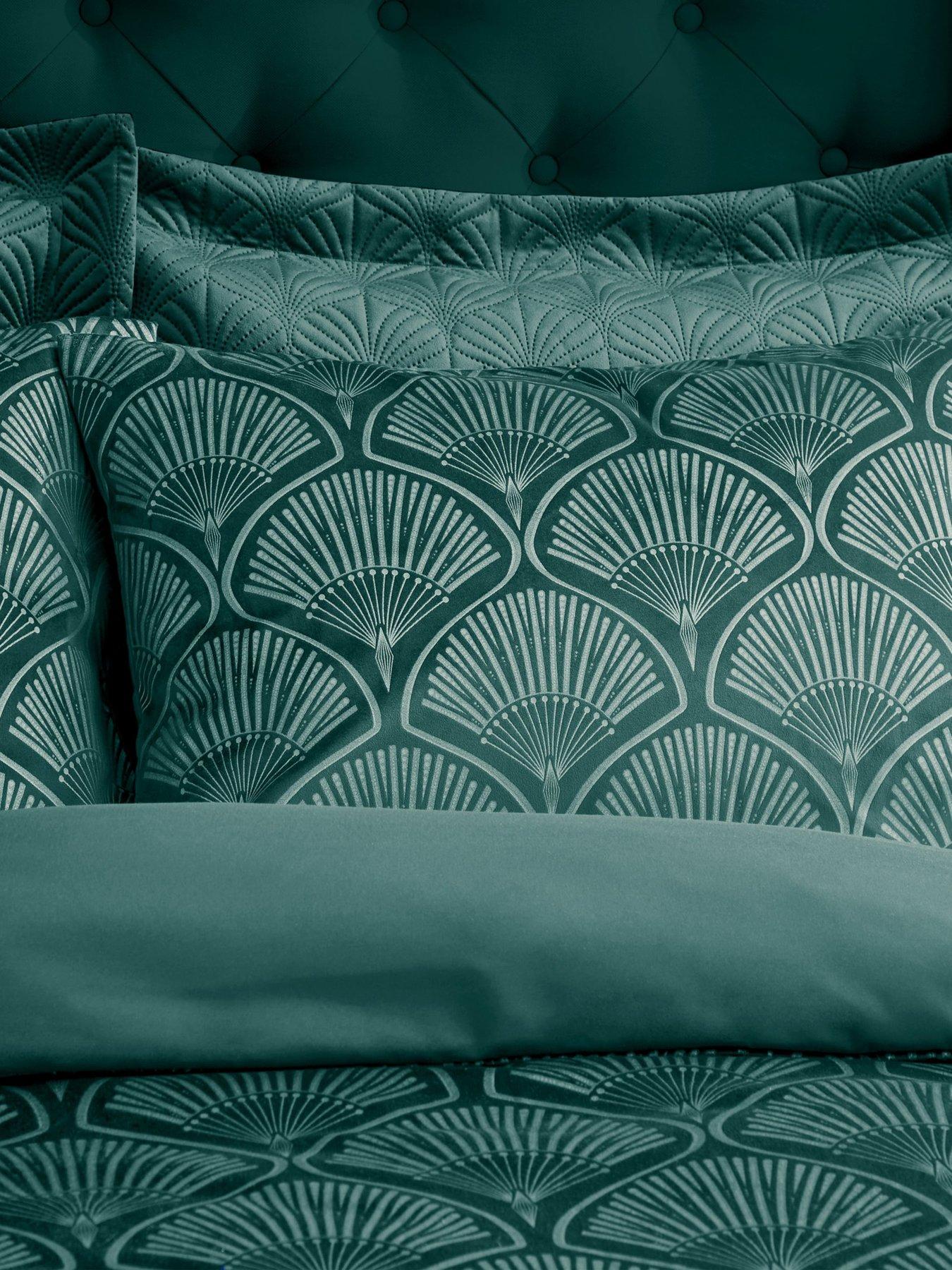 Image 4 of 6 of Catherine Lansfield Art Deco Pearl Duvet Cover Set in Green