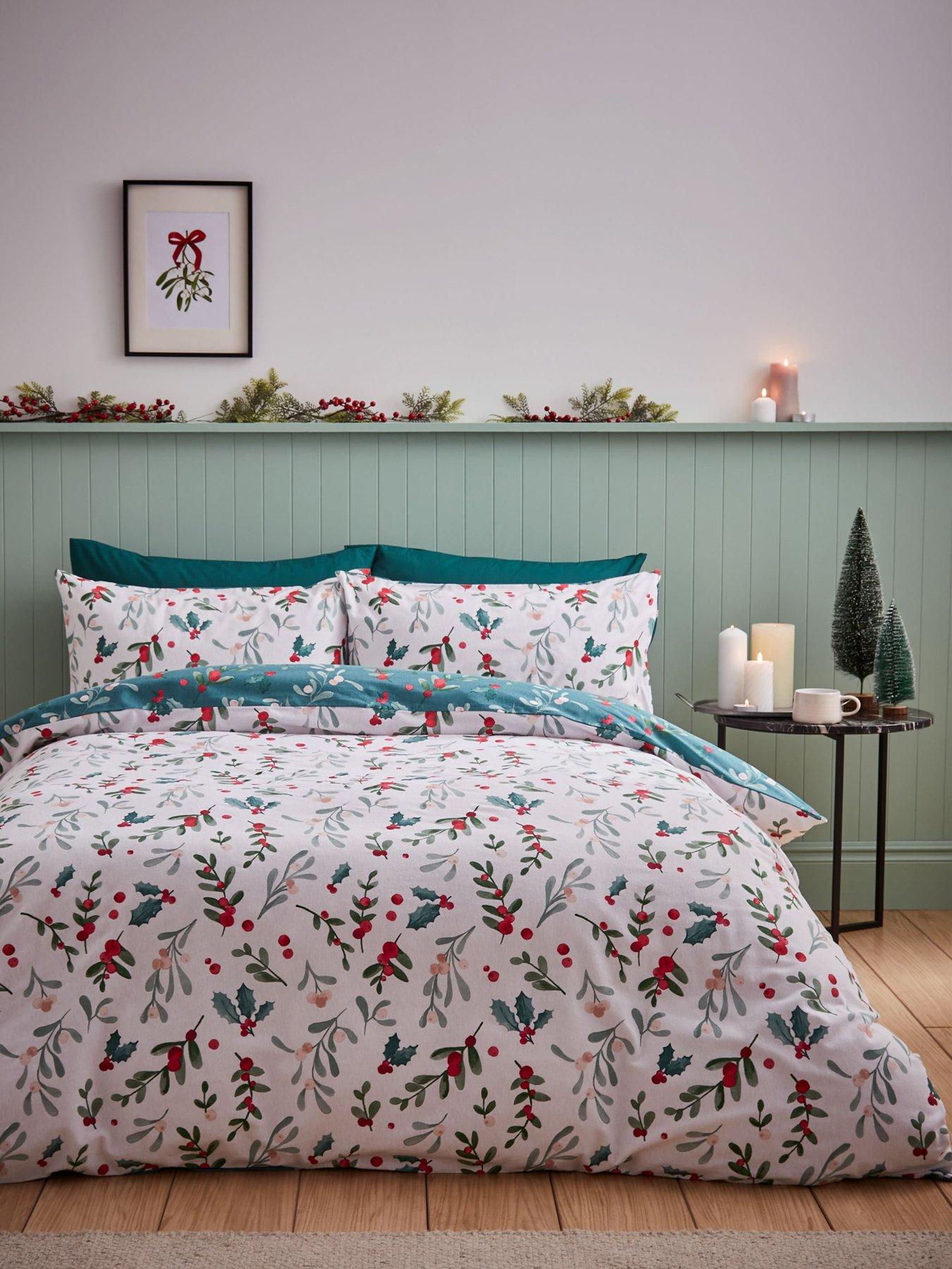 undefined Brushed Christmas Holly And Mistletoe Duvet Set- King - White/Green