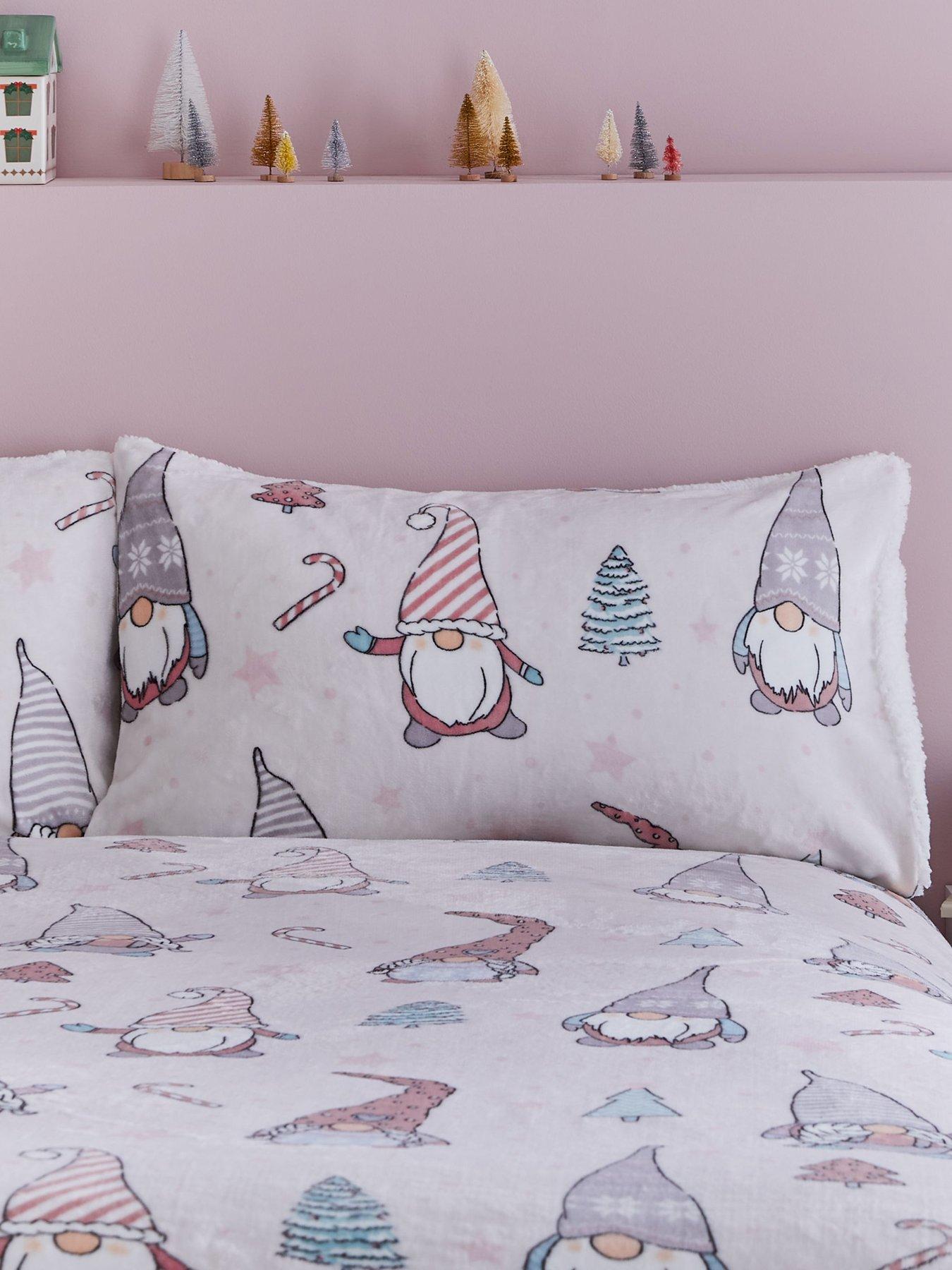 Image 5 of 6 of Catherine Lansfield Christmas Festive Gnomes Cosy Fleece Duvet Cover Set&nbsp;- Pink