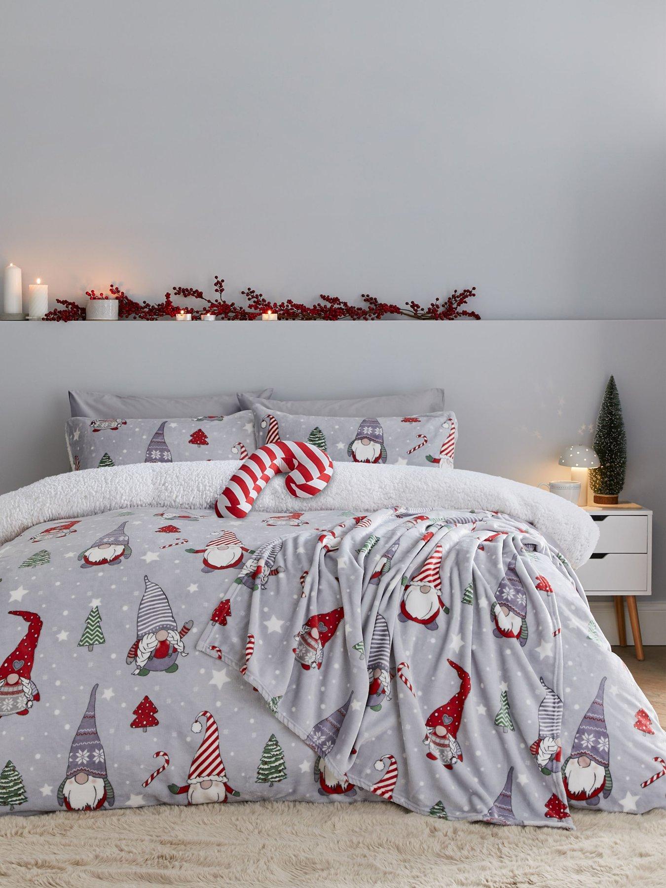 Catherine Lansfield Christmas Festive Gnomes Cosy Fleece Duvet Cover Set- Grey