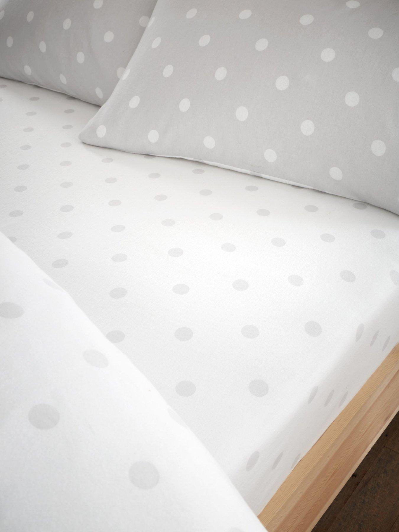 Catherine Lansfield Polka Dot 100% Brushed Cotton Fitted Sheet