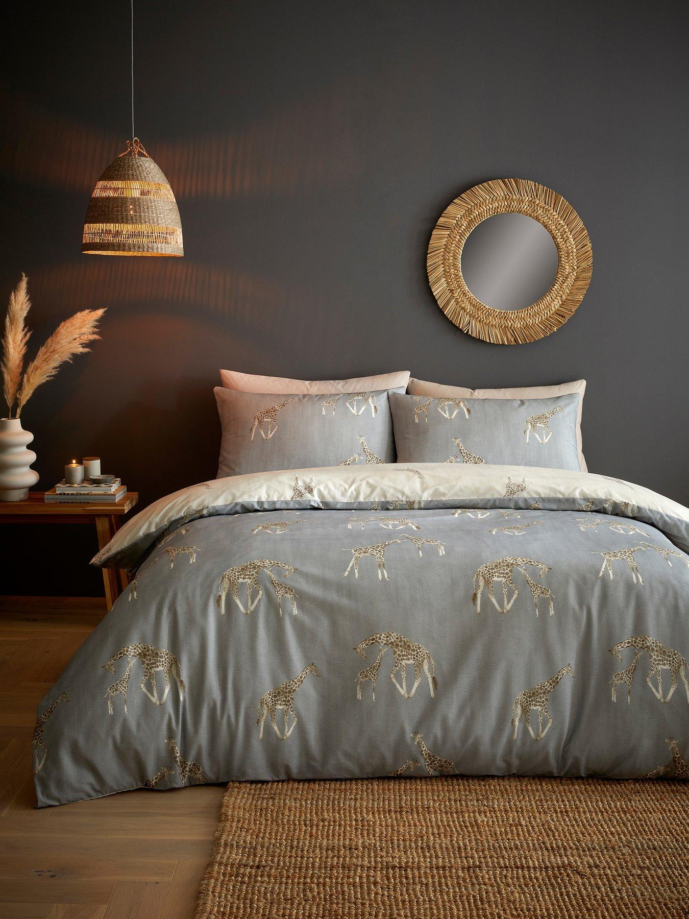 Fusion Milo Giraffe Reversible Duvet Set - Grey