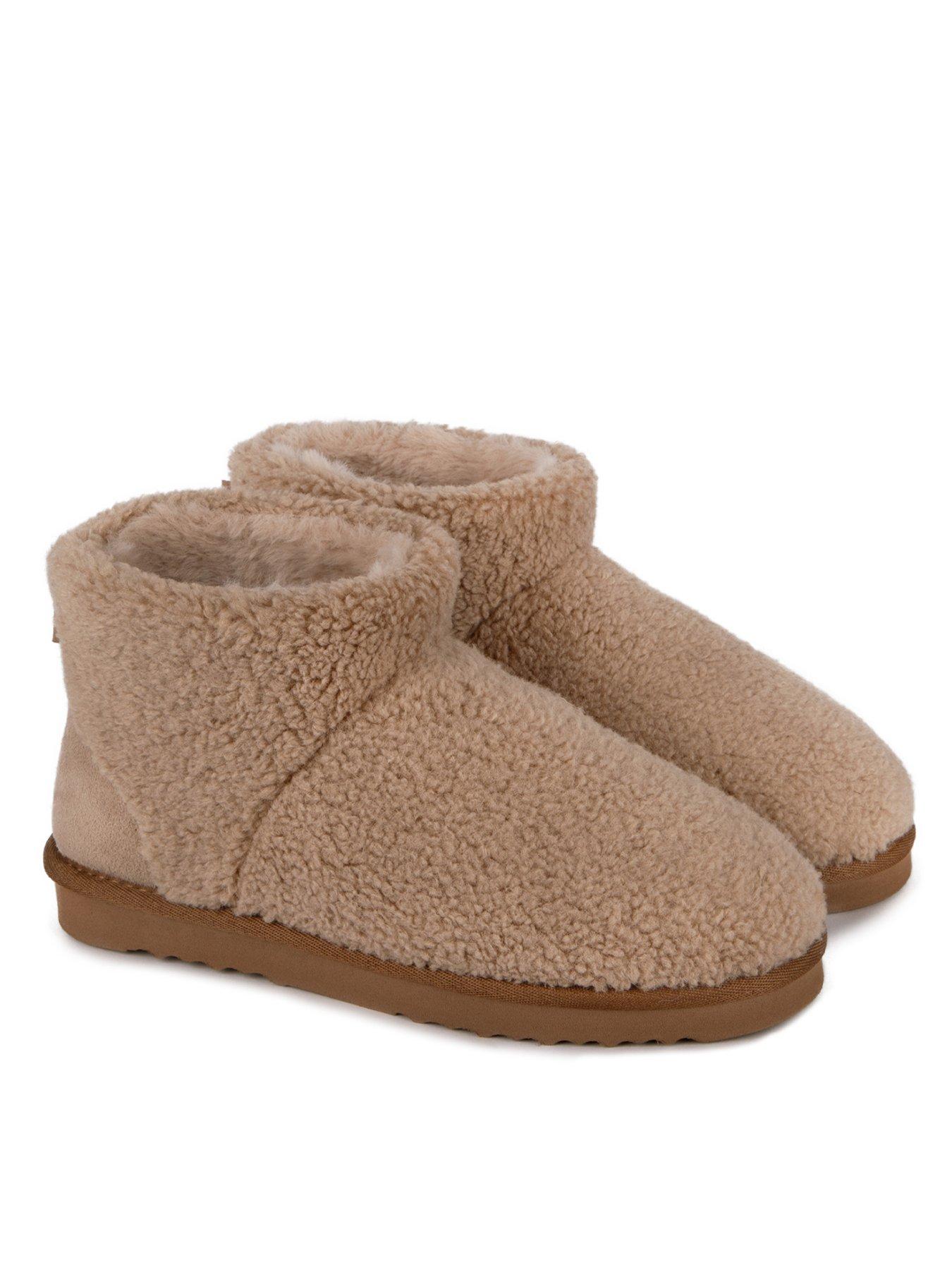 Totes Isotoner Curly Fur Boot Slippers