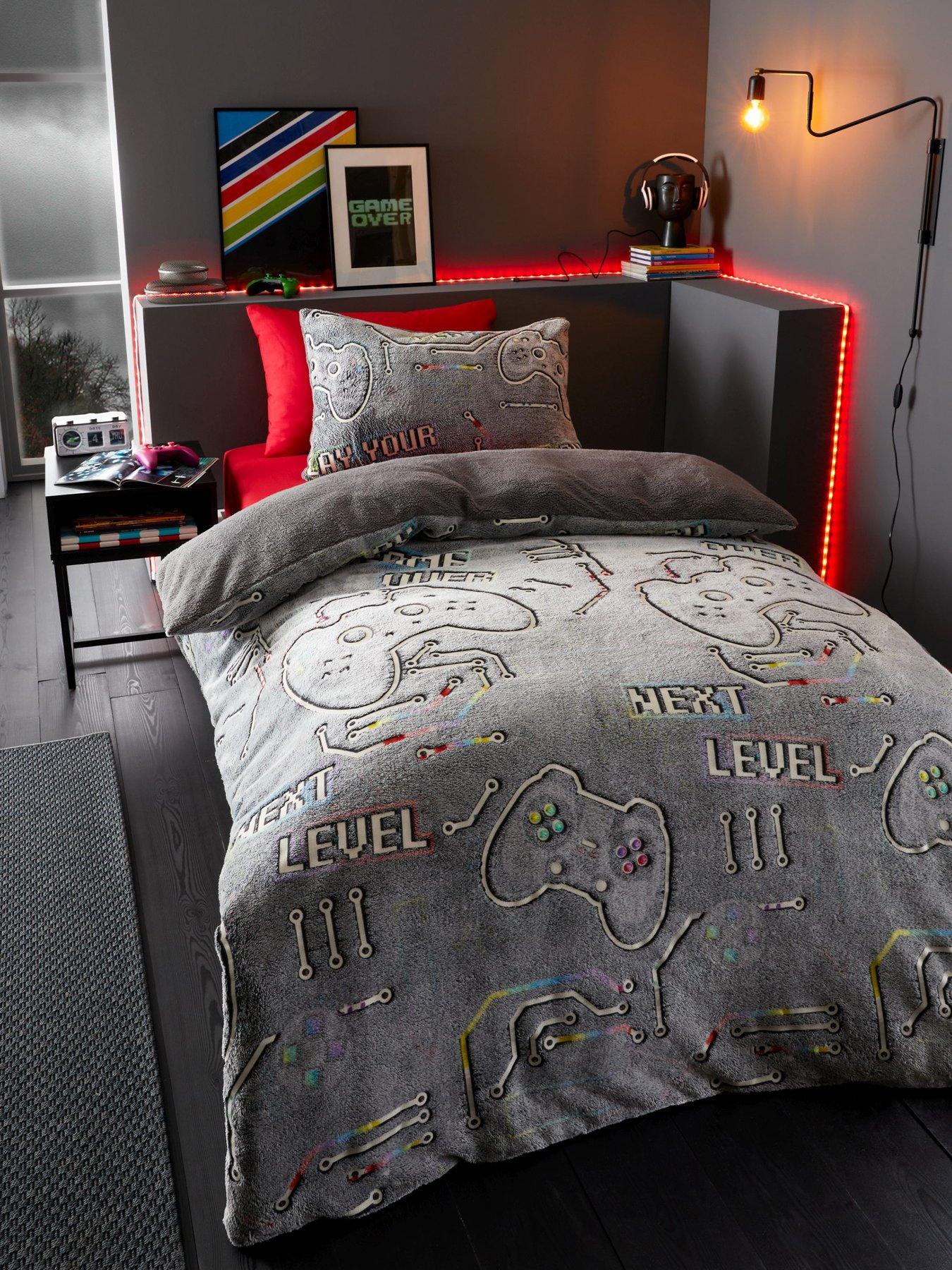 Image 4 of 7 of Catherine Lansfield Game Over Fleece Duvet Set - Db