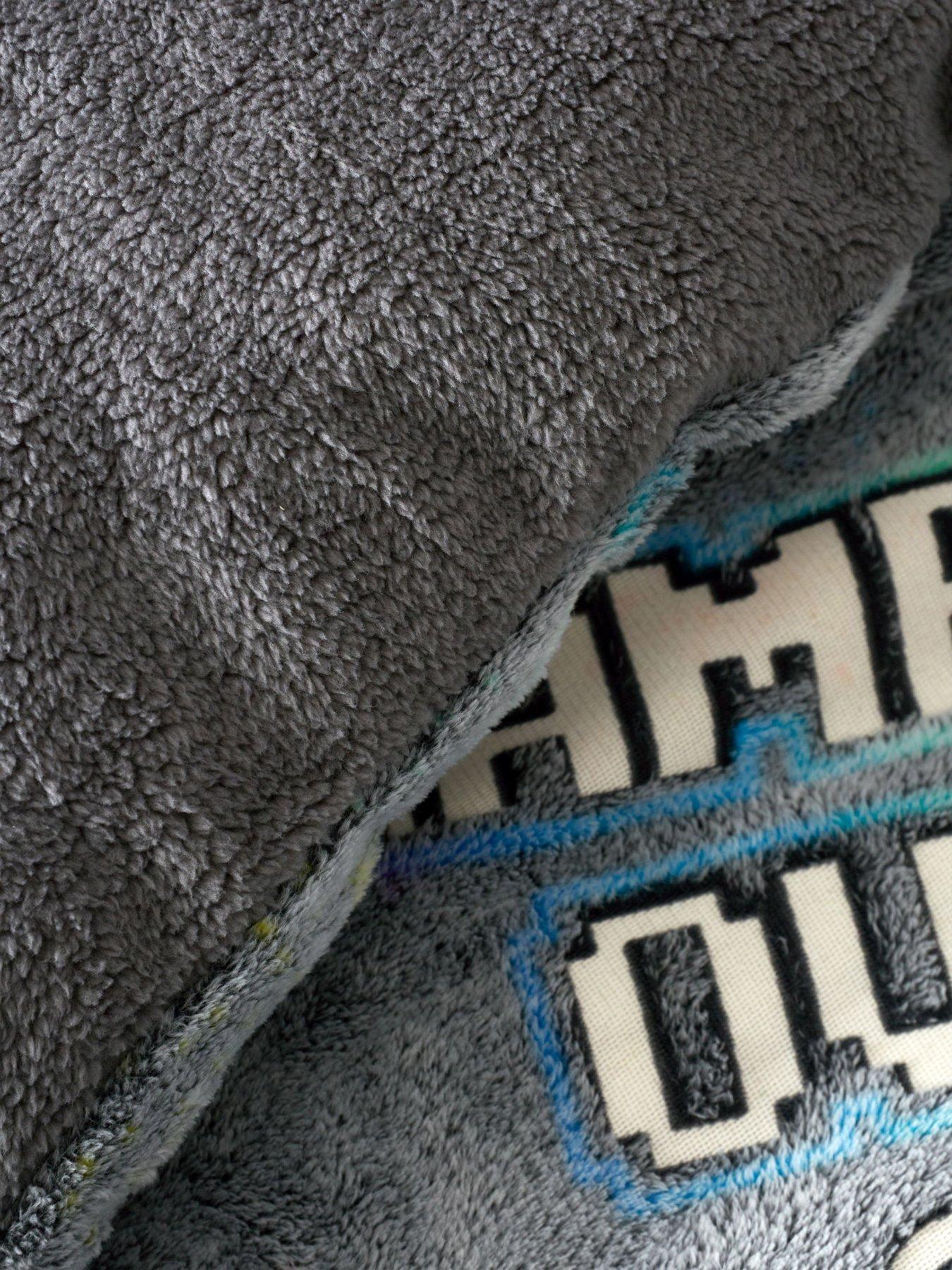 Image 7 of 7 of Catherine Lansfield Game Over Fleece Duvet Set - Db