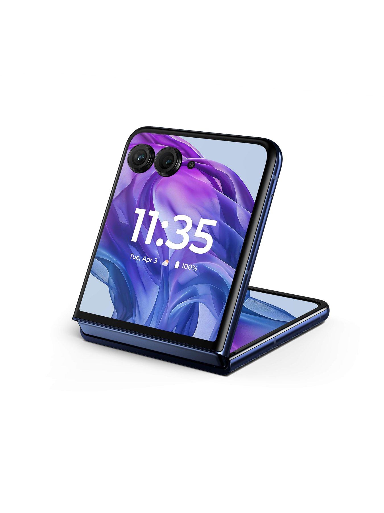 Image 5 of 7 of Motorola Moto&nbsp;Razr50 Ultra -&nbsp;Midnight Blue