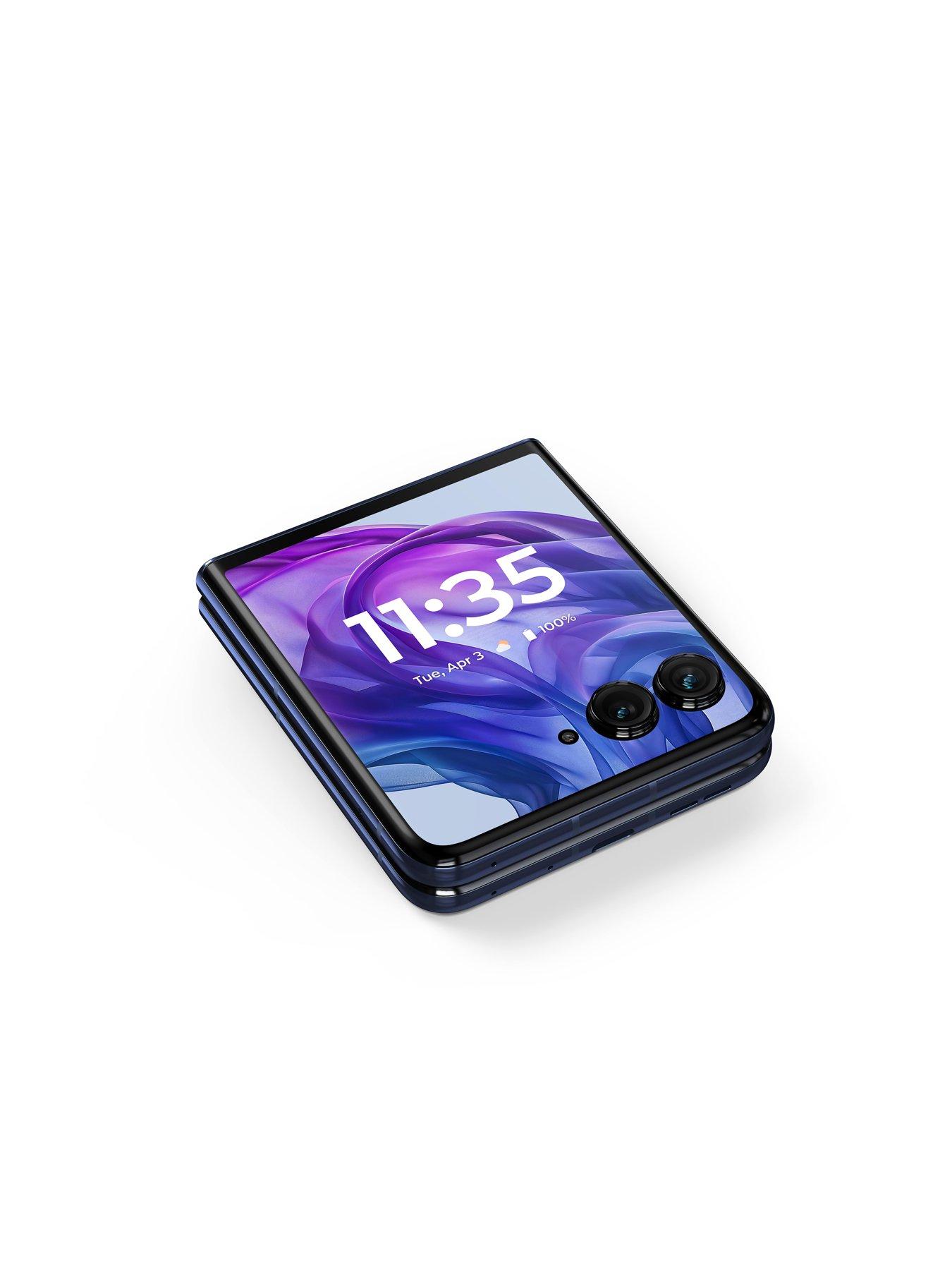 Image 6 of 7 of Motorola Moto&nbsp;Razr50 Ultra -&nbsp;Midnight Blue