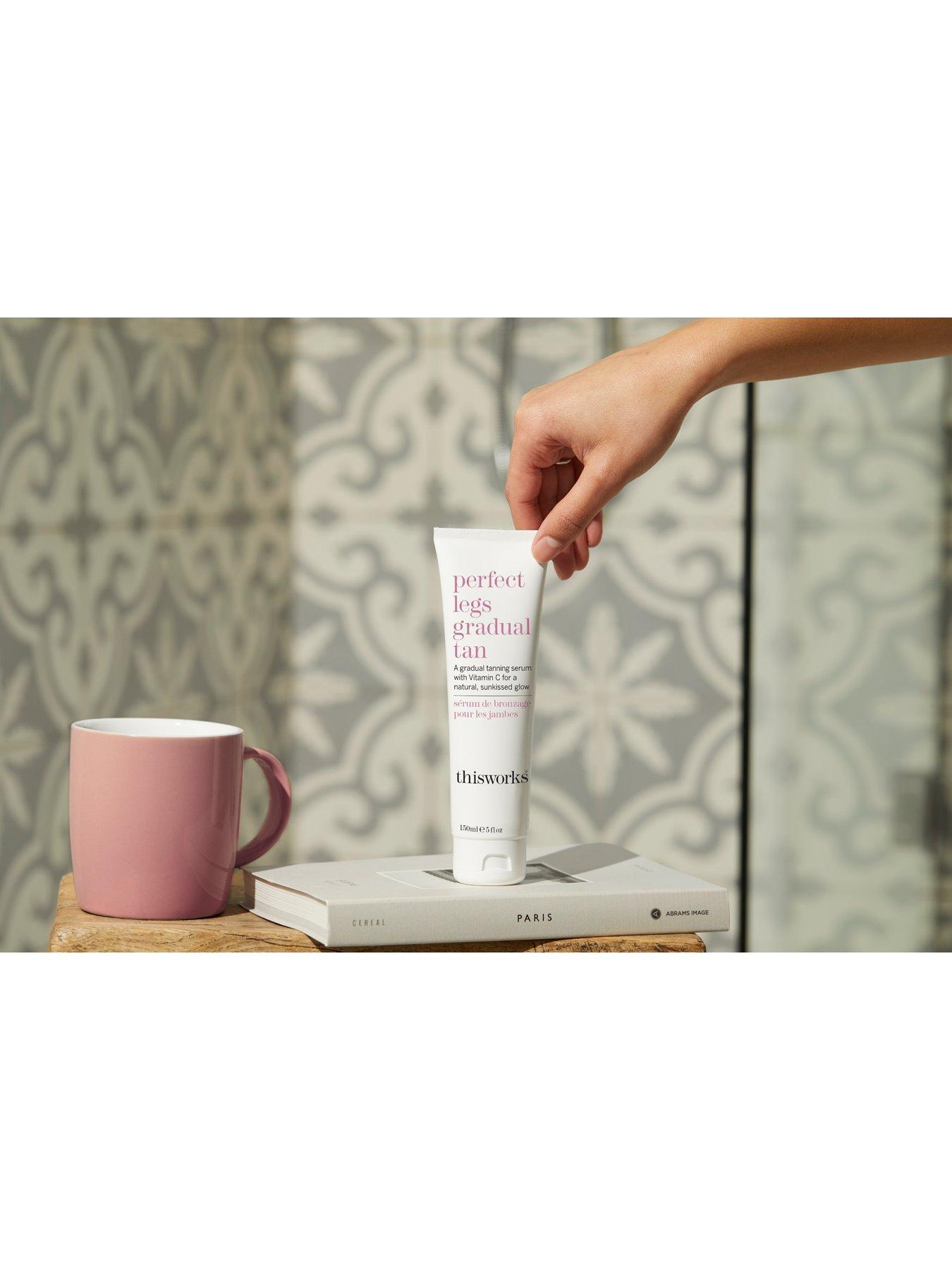 Image 3 of 4 of THIS WORKS Perfect legs gradual tan 150ml