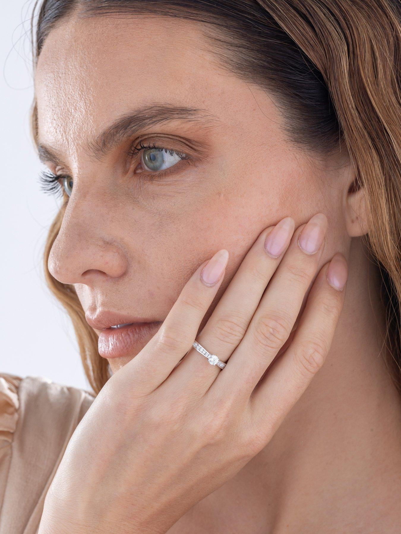 Image 4 of 5 of Love DIAMOND Diamond Solitaire Ring G VS+ Lab Grown