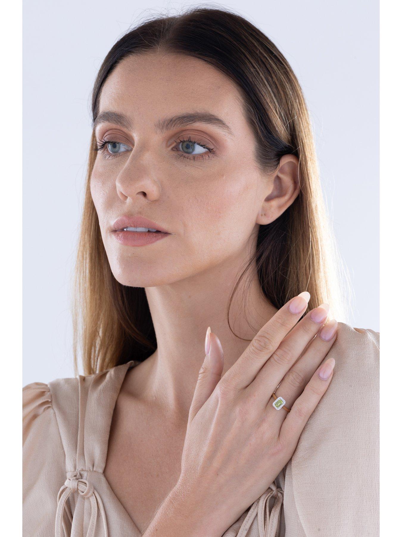 Image 4 of 5 of Love DIAMOND Diamond Halo Ring