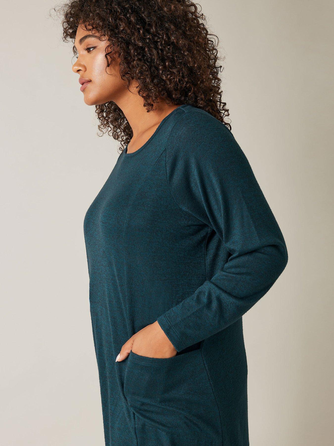 Image 4 of 4 of Evans Drop Pocket Tunic Top - Green