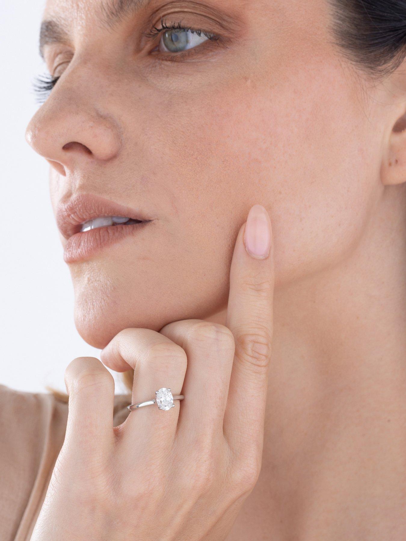 Image 4 of 5 of Love DIAMOND 1Ct Oval Diamond Solitaire Ring