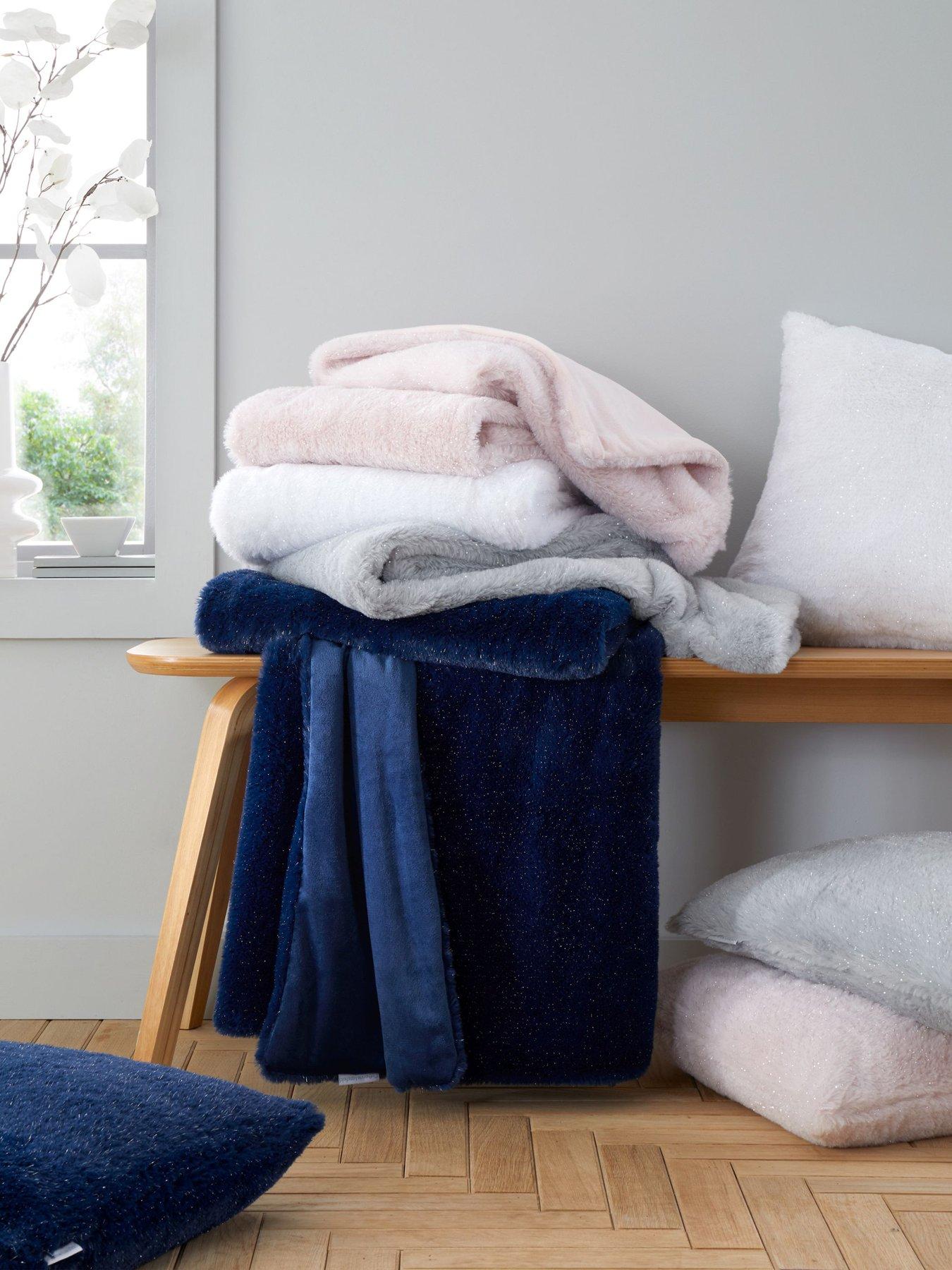 Image 6 of 6 of Catherine Lansfield Glamour Faux Fur Throw