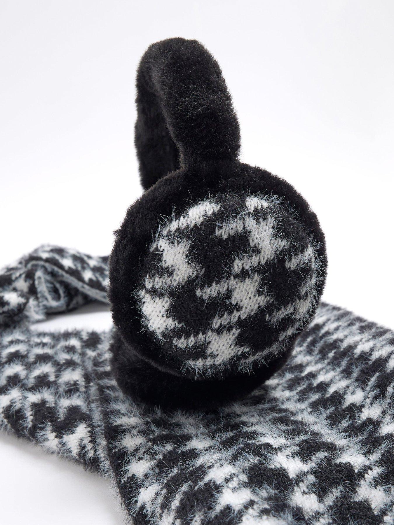 Image 2 of 3 of River Island Dogtooth Earmuff And Scarf Set - White