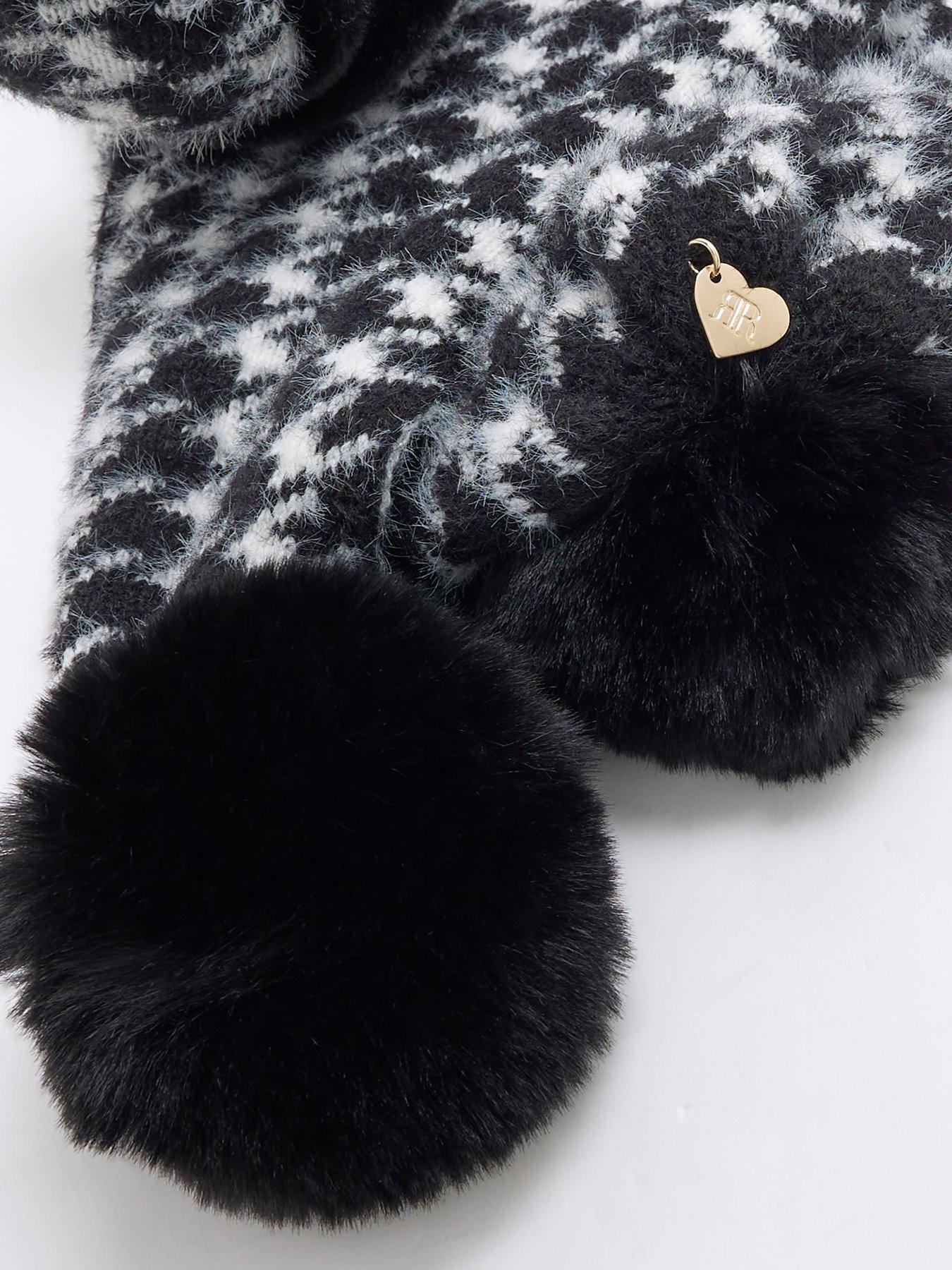 Image 3 of 3 of River Island Dogtooth Earmuff And Scarf Set - White