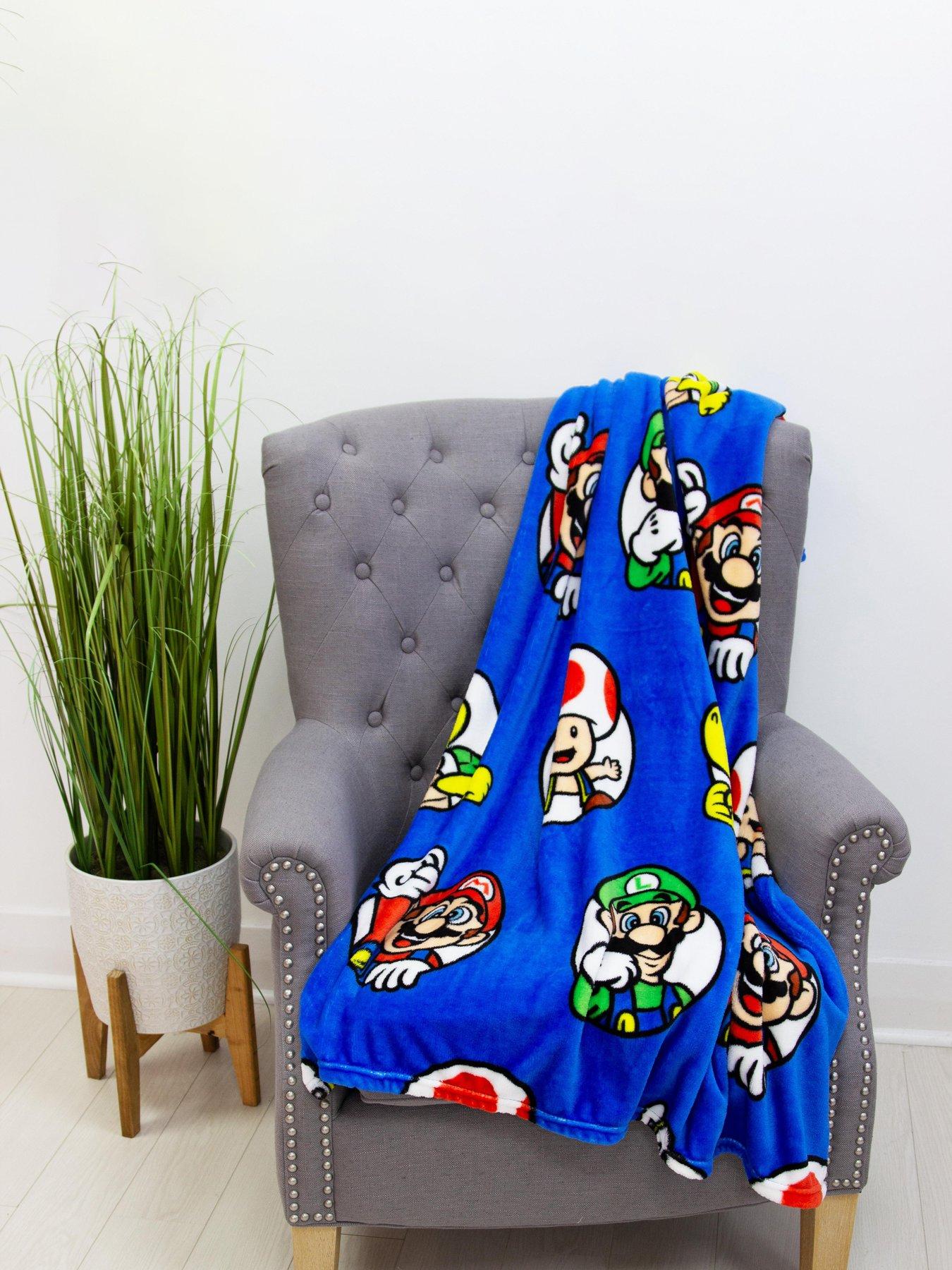 Product photograph of Nintendo Circles Fleece Blanket from very.co.uk