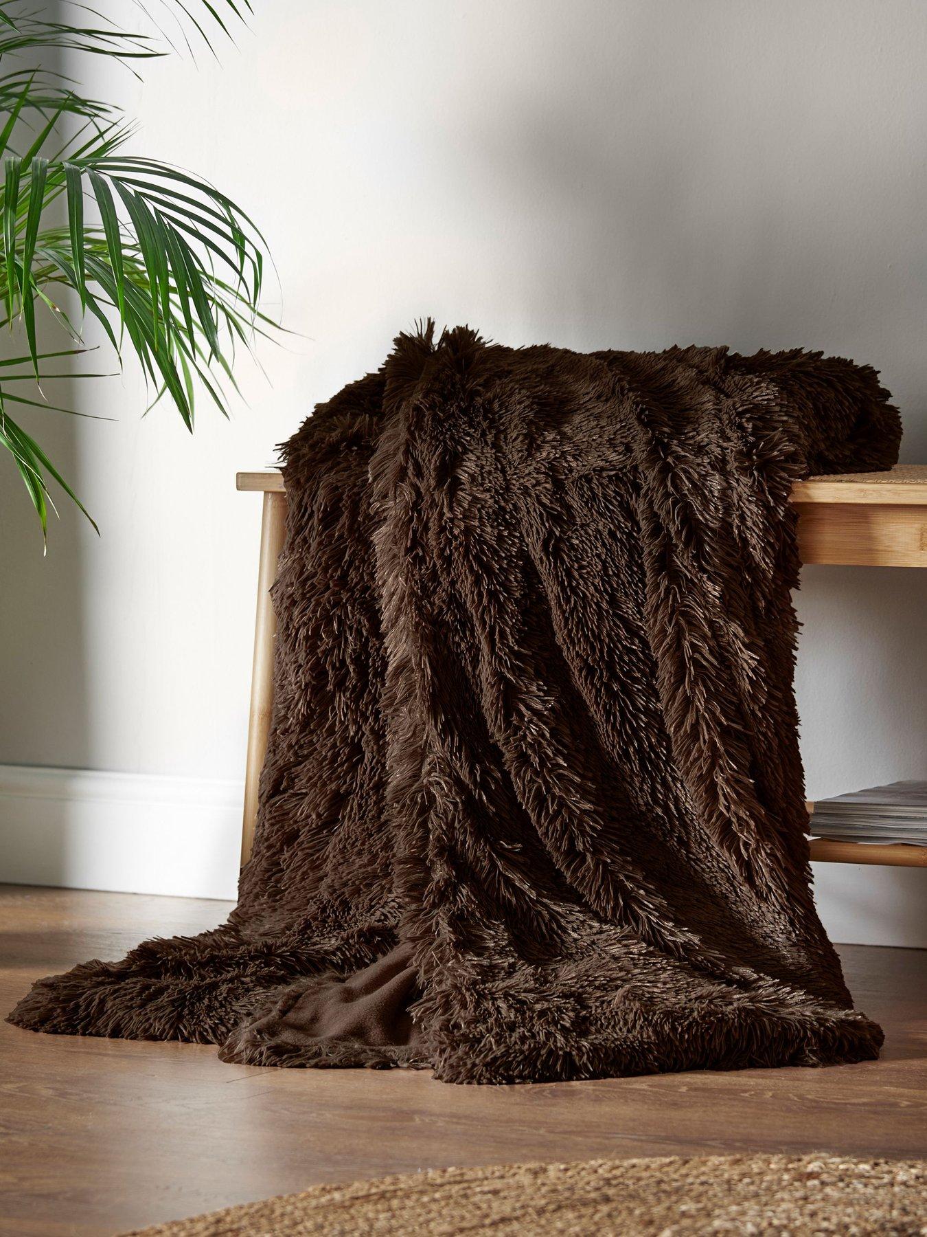 Product photograph of Catherine Lansfield Cuddly Throw- 150x200cm from very.co.uk