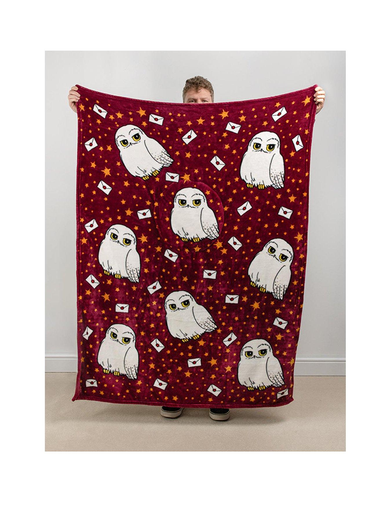Image 1 of 6 of Harry Potter Hedwig Cushion Blanket