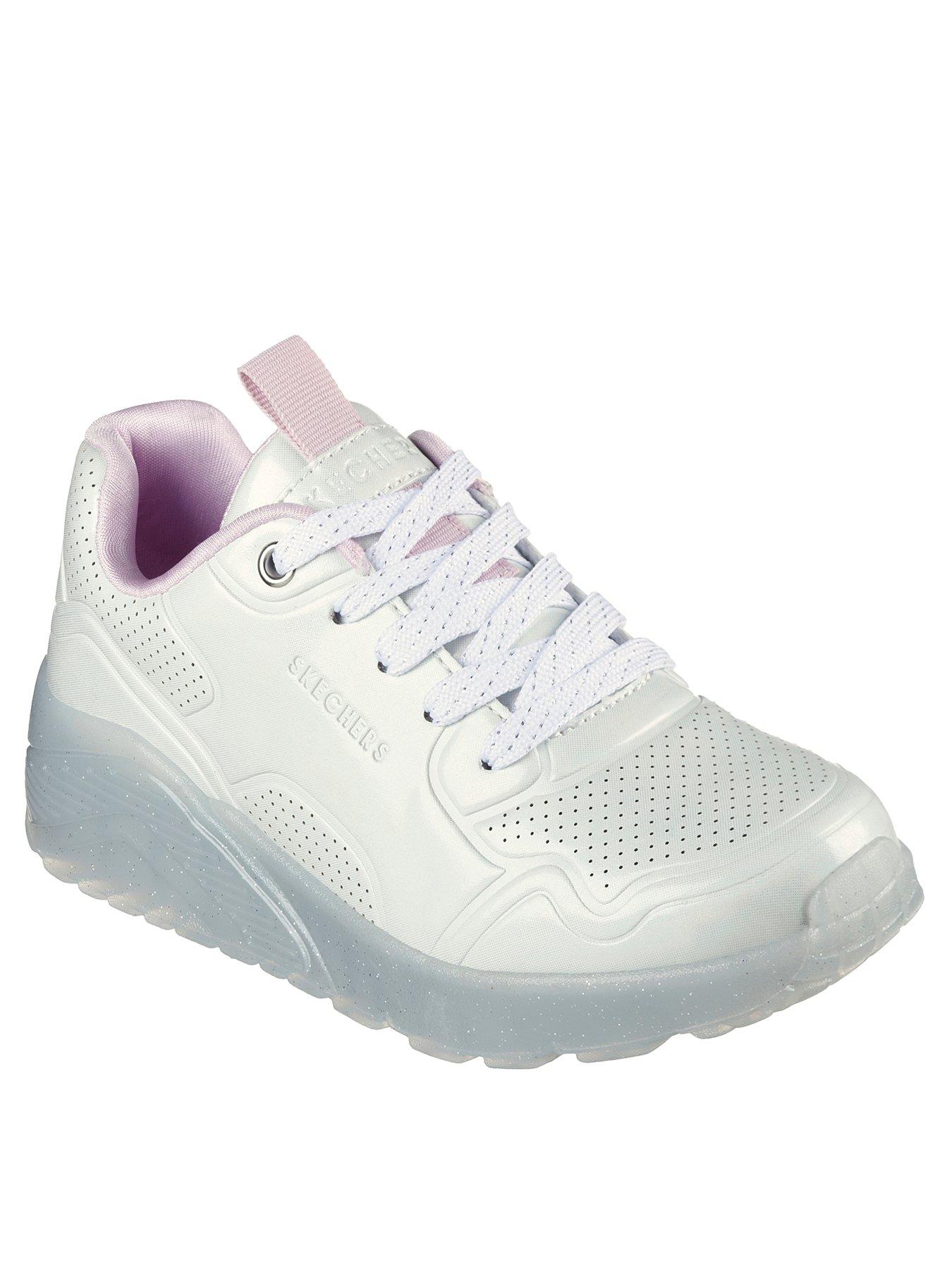 Hologram Emboss Lace Up Sneaker W Translucent O s Detail