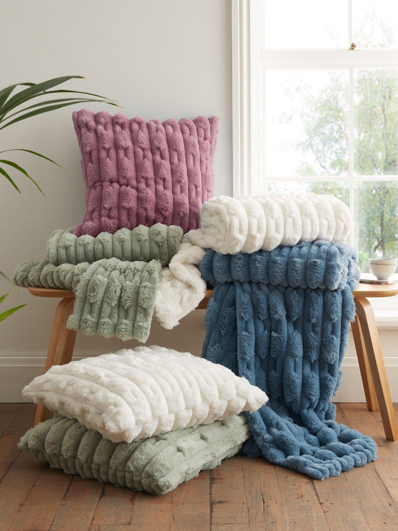 Image 5 of 5 of Bianca Carved Faux Fur Throw- Pink