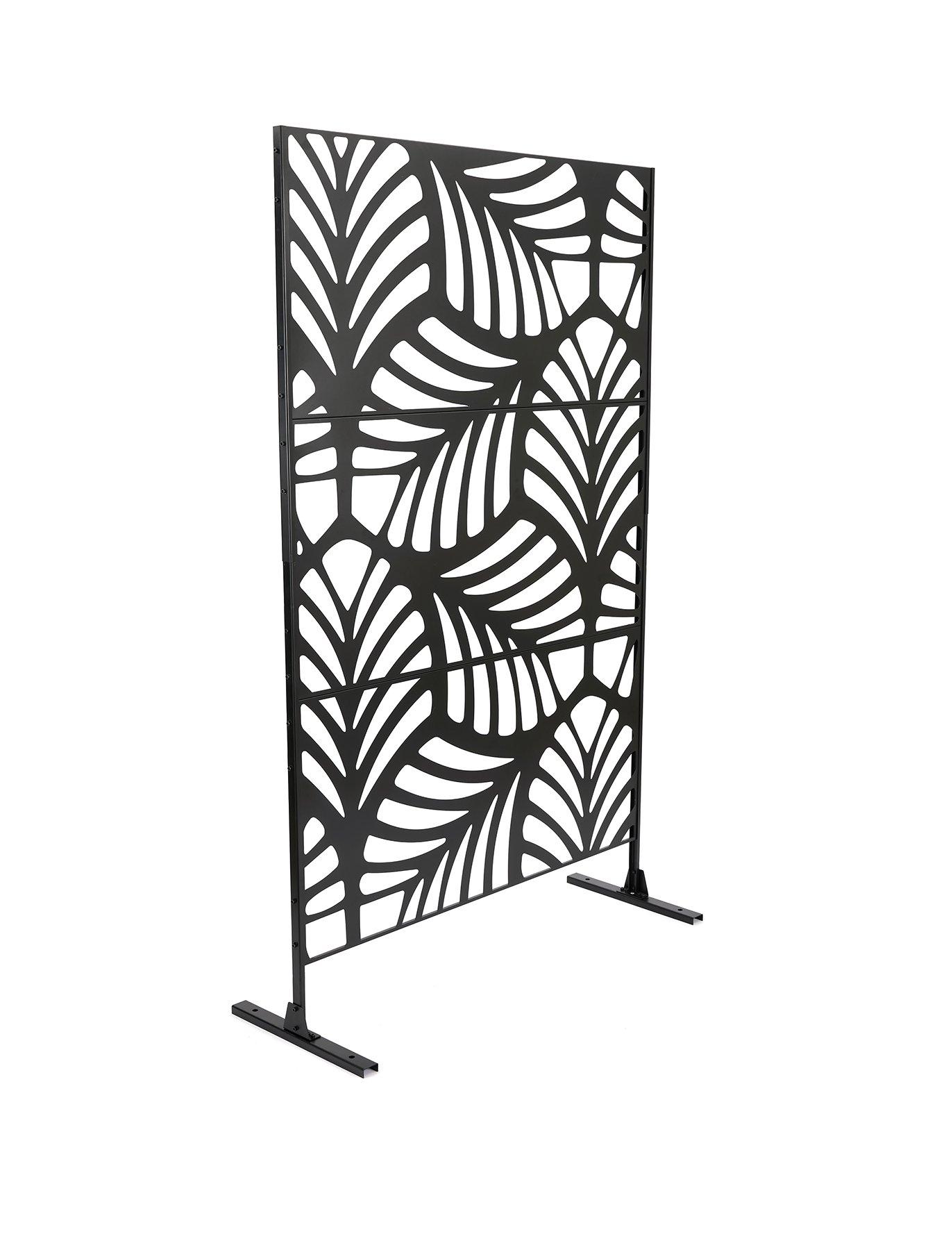 Image 3 of 5 of The Very Collection Vertical Leaf&nbsp;Metal Garden Screen&nbsp;(Free Standing - 3 Sheets)