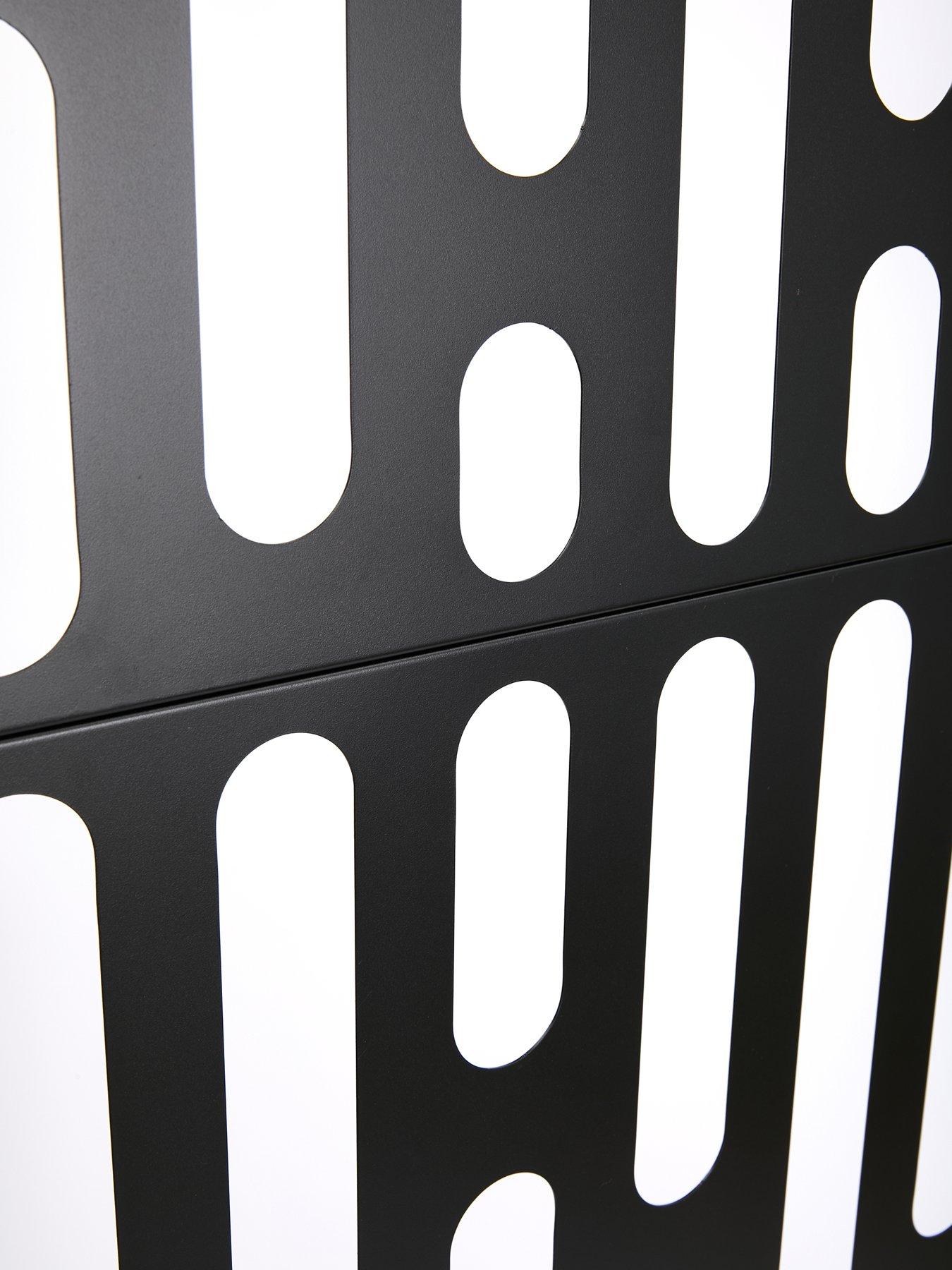 Image 4 of 5 of The Very Collection Vertical Metal Garden Screen Linear -&nbsp;Free Standing