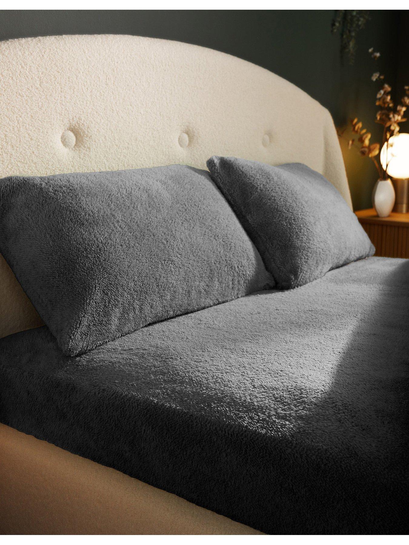 Product photograph of Silentnight Teddy Bear Fleece Fitted Sheet- Single from very.co.uk