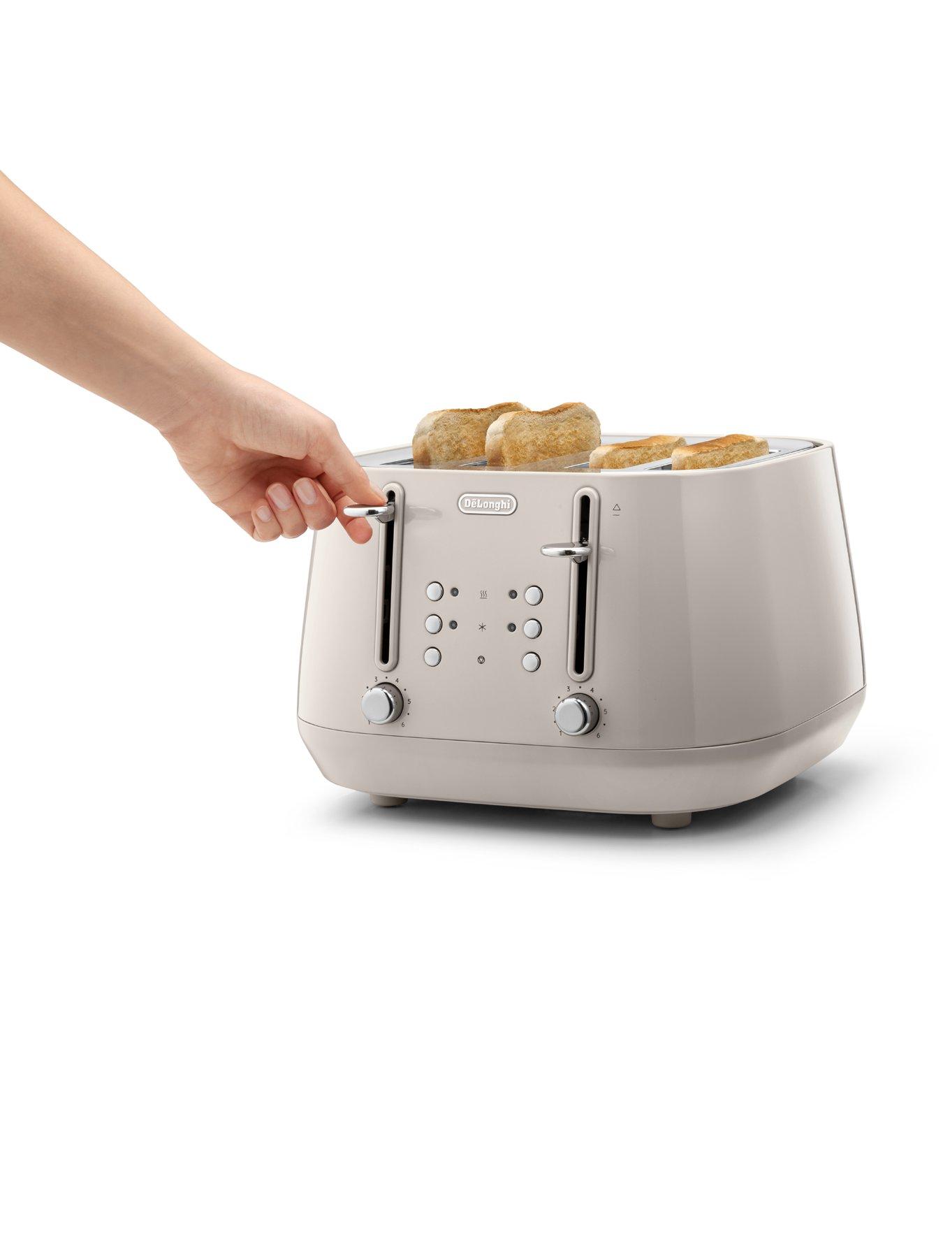 Image 3 of 8 of DeLonghi Eclettica 4-Slice&nbsp;Toaster - Beige