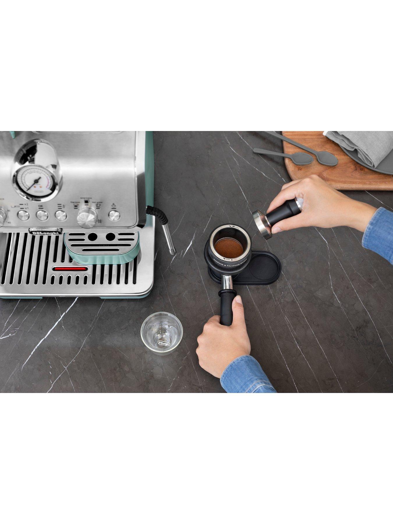 Image 4 of 7 of DeLonghi La Specialista Arte EC9155.GR Manual Bean to Cup coffee machine &ndash; Green