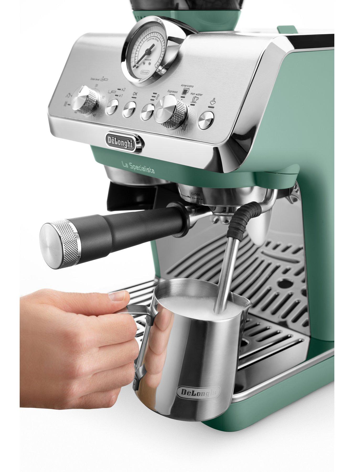 Image 5 of 7 of DeLonghi La Specialista Arte EC9155.GR Manual Bean to Cup coffee machine &ndash; Green