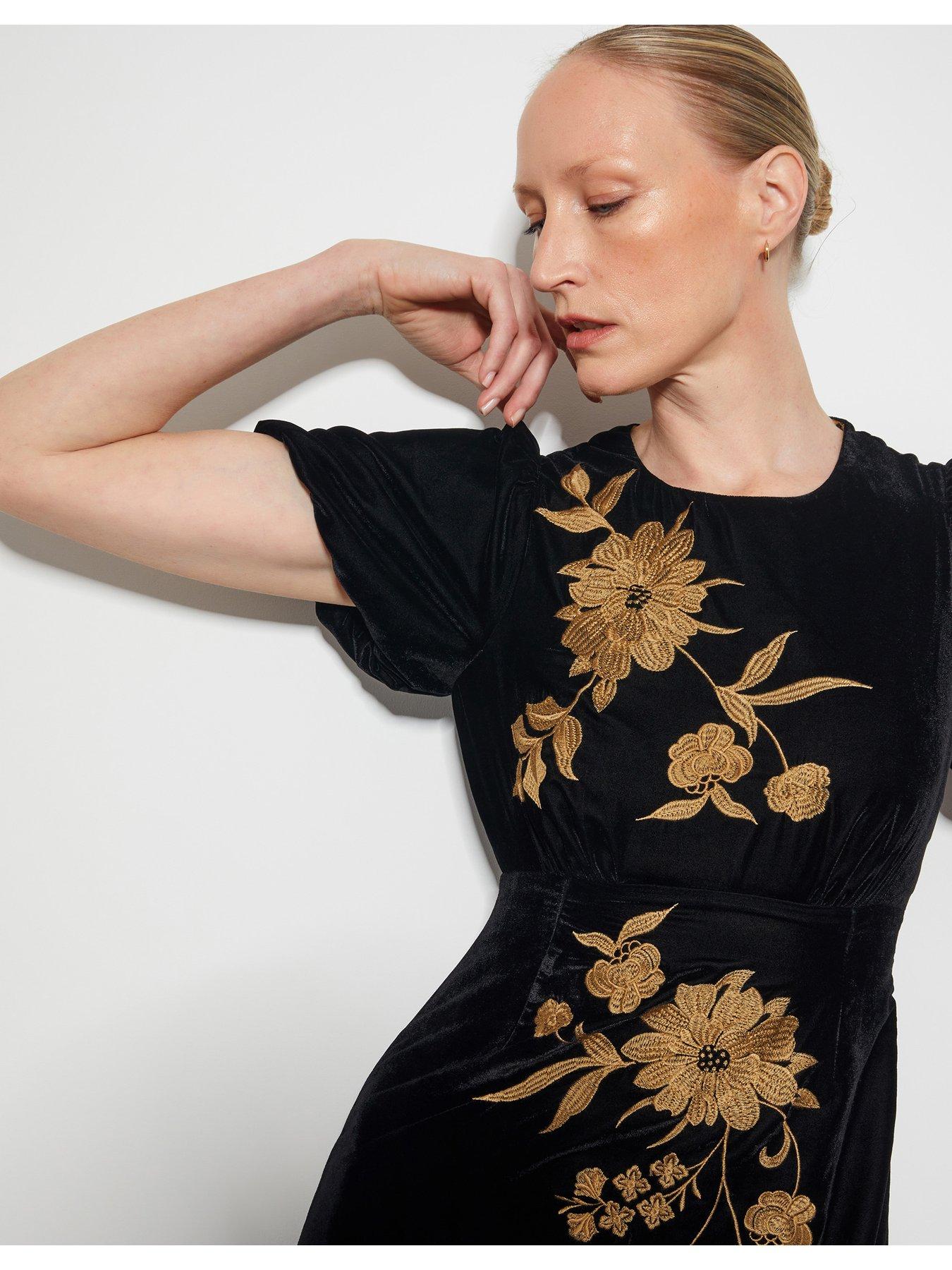slim fit dress slacks 1970s Jill Richards Plunge Back Fully Sequined Black and Gold Evening