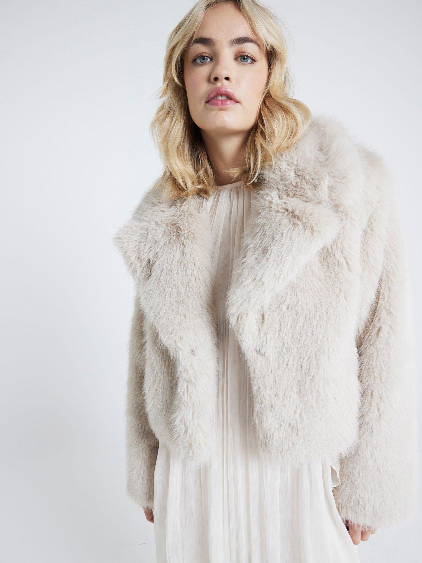 Short Plush Faux Fur Jacket Cream