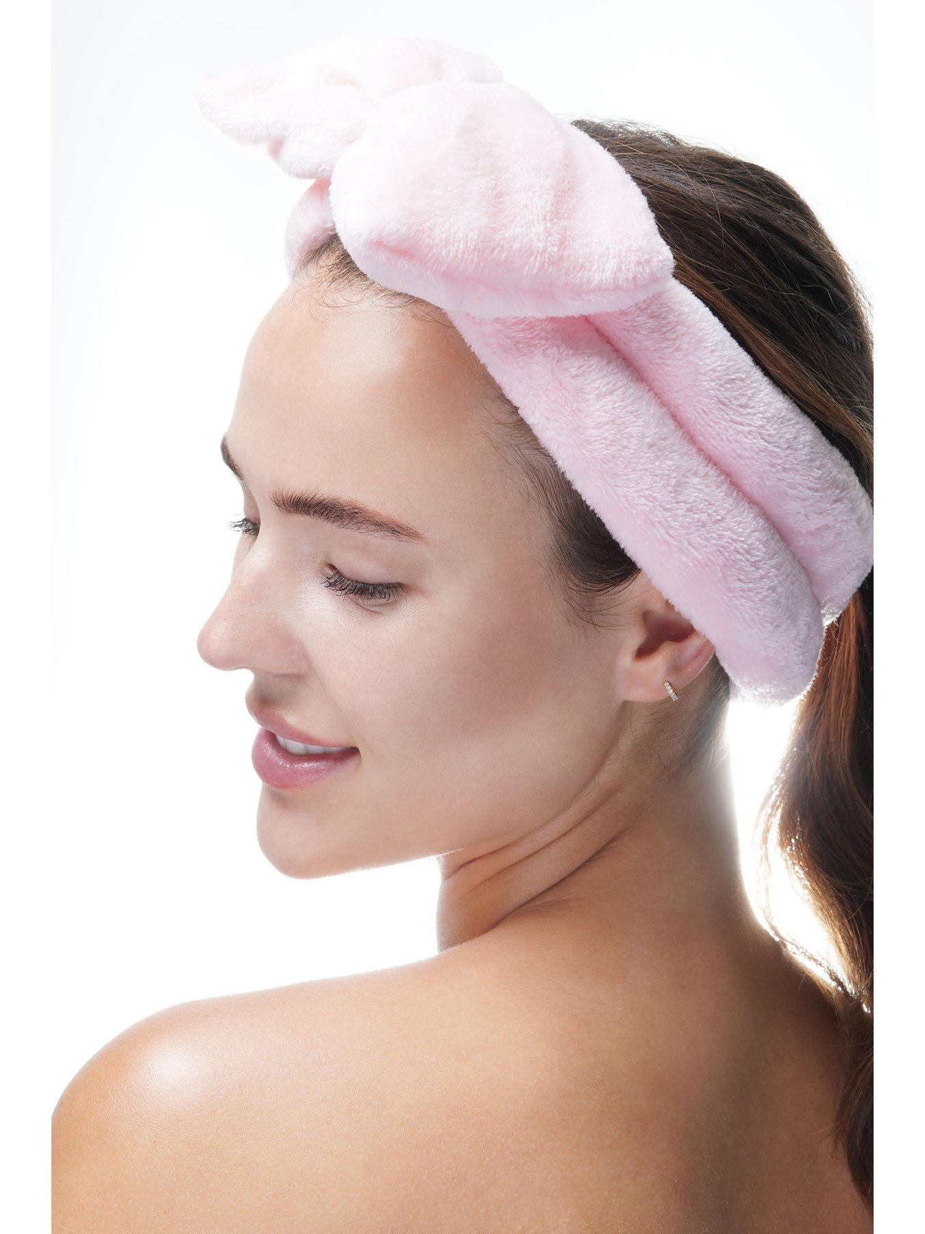 Image 6 of 6 of Brushworks The Classic Cleansing Accessory Set