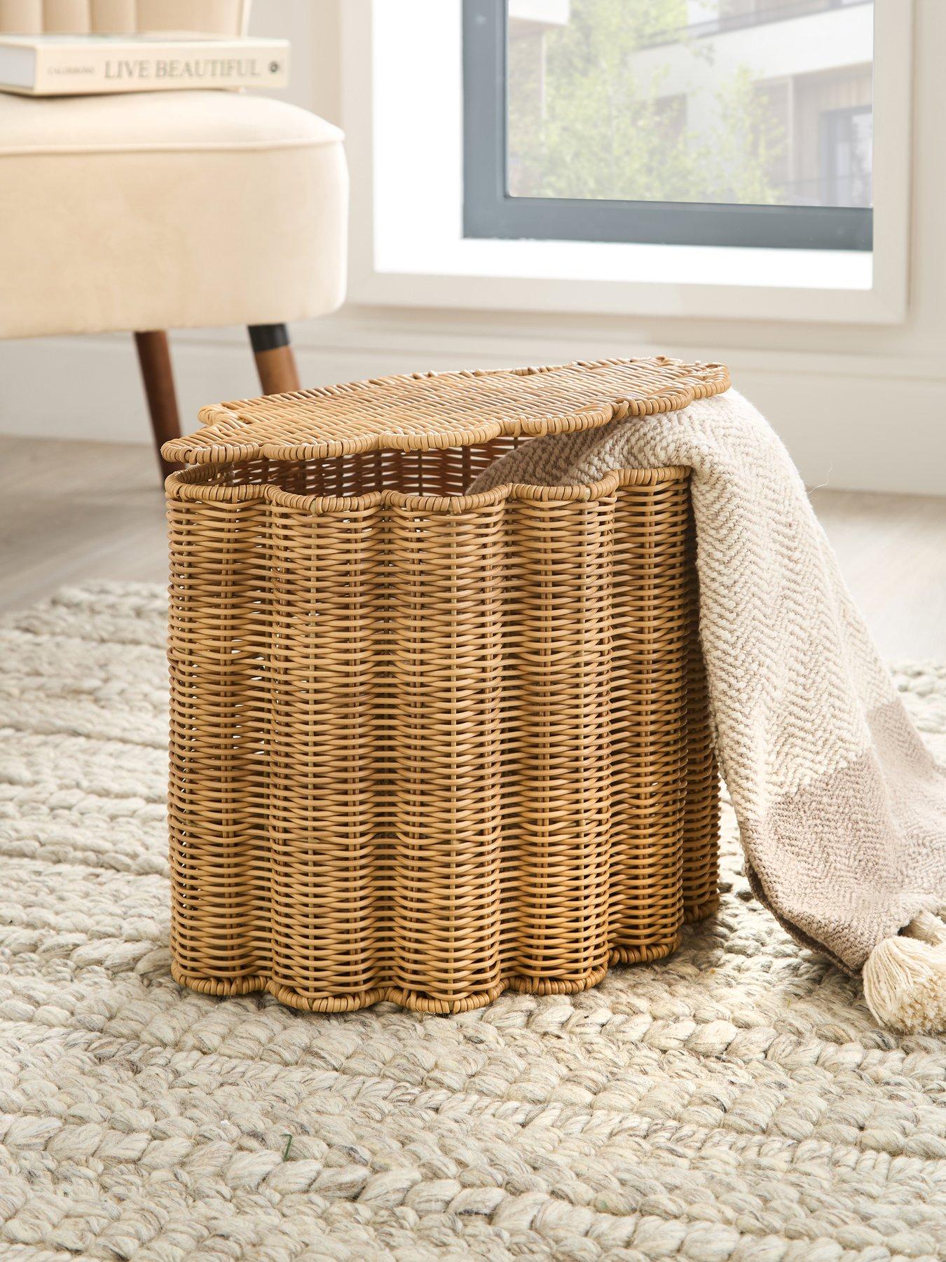 undefined Scalloped Basket With Lid