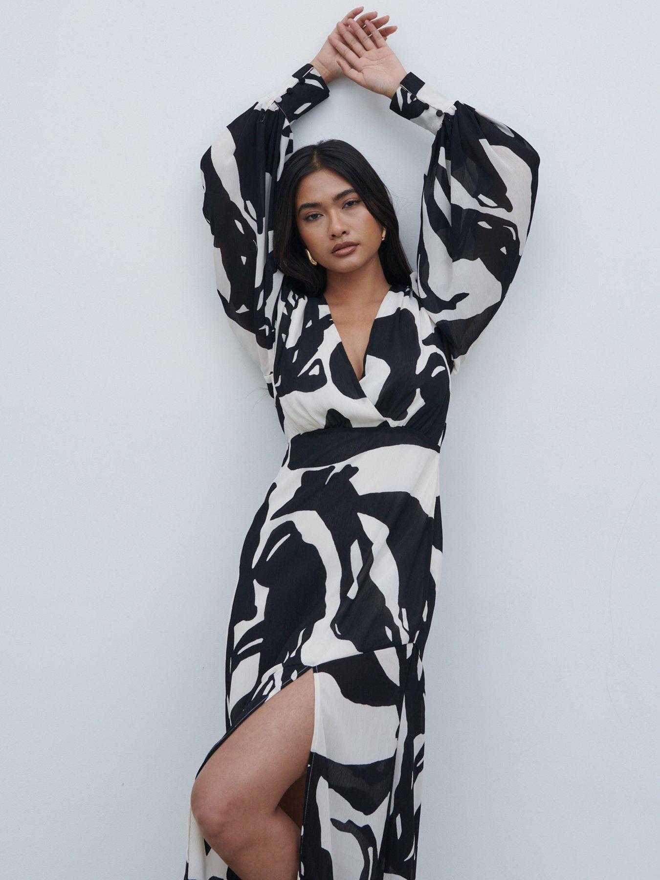 Knight Graphic Print Balloon Sleeve Maxi Dress main image 0