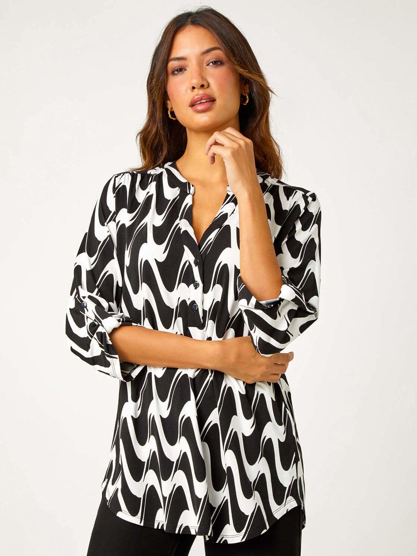 undefined Geometric Print V-neck Stretch Blouse - Black