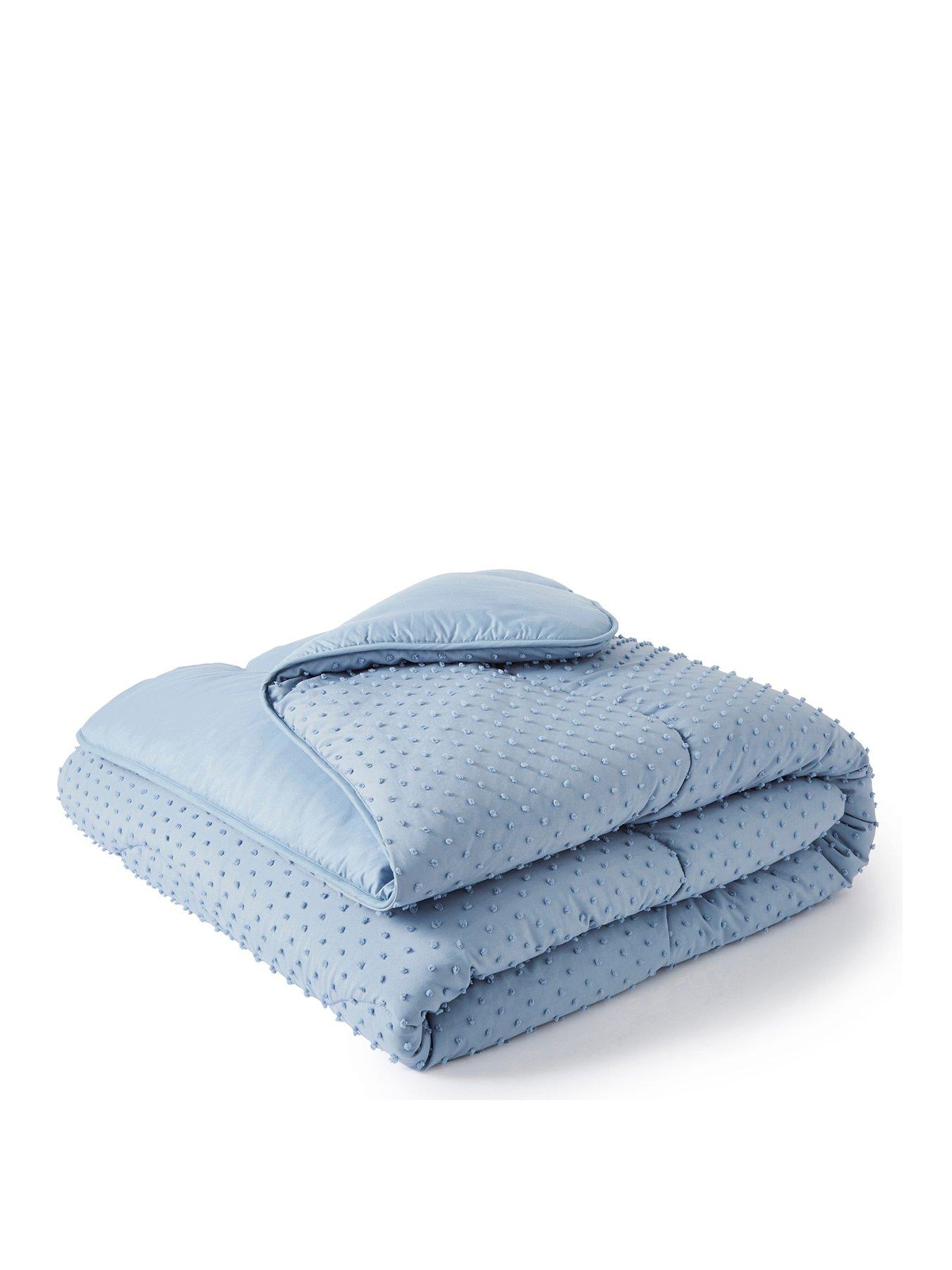 Image 2 of 5 of Night Lark Tufted Dots 10.5 Tog Coverless Quilt and Pillowcase Set