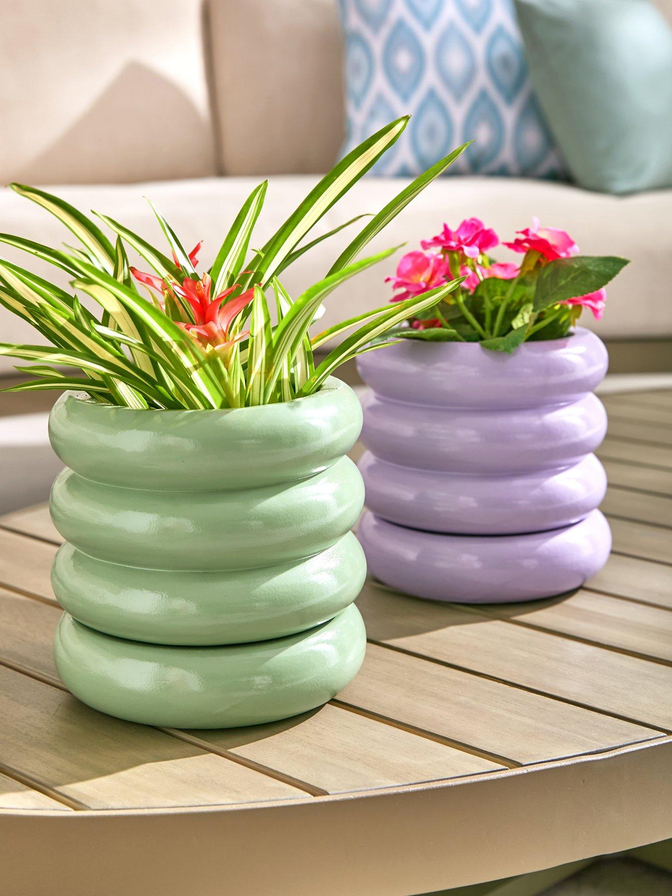 undefined Set 2 ribbed planters 15cm