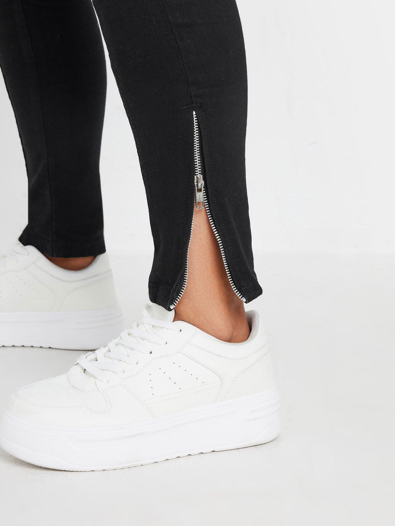 Image 4 of 4 of Yours Curve Ava Jeans With Zip Hem - Black