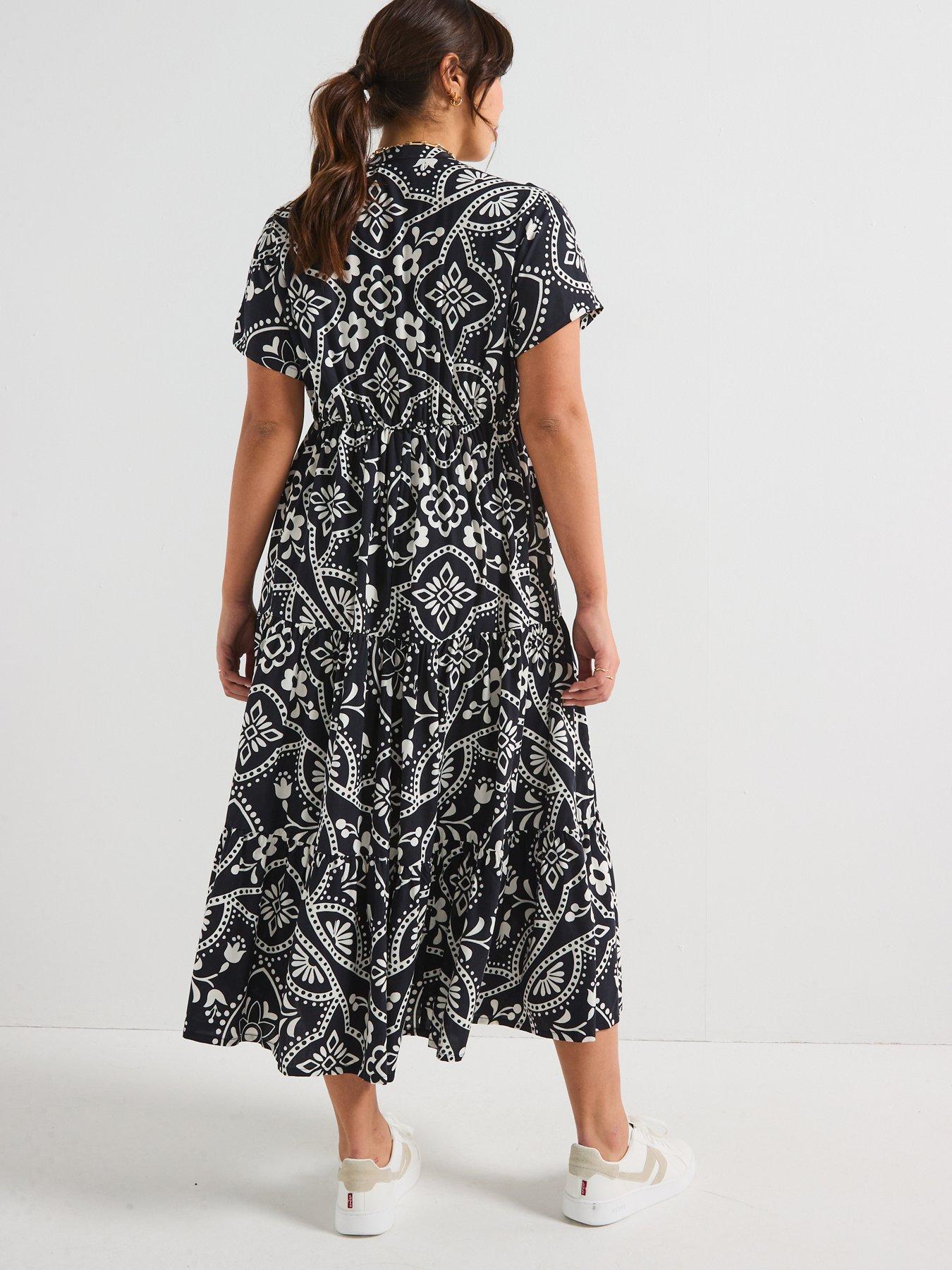 Image 2 of 6 of V by Very Curve Printed Tiered Midaxi Dress - Floral Print
